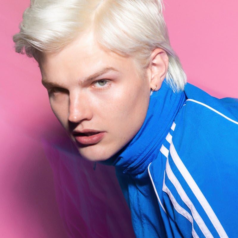 ARCTIC FOX Bleach Please Hair Lightening Kit – 35 Volume Developer with Acai, Cocoa, Sunflower & Papaya Oils – Vegan, Cruelty Free, Latex-Free Gloves