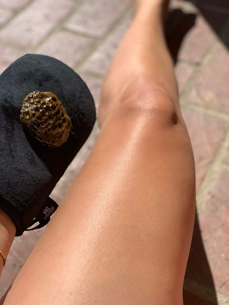 Self Tanning Mitt – Ultra Soft, Reusable & Machine Washable Glove for Streak-Free Application of Tanning Mousse or Lotion – Black