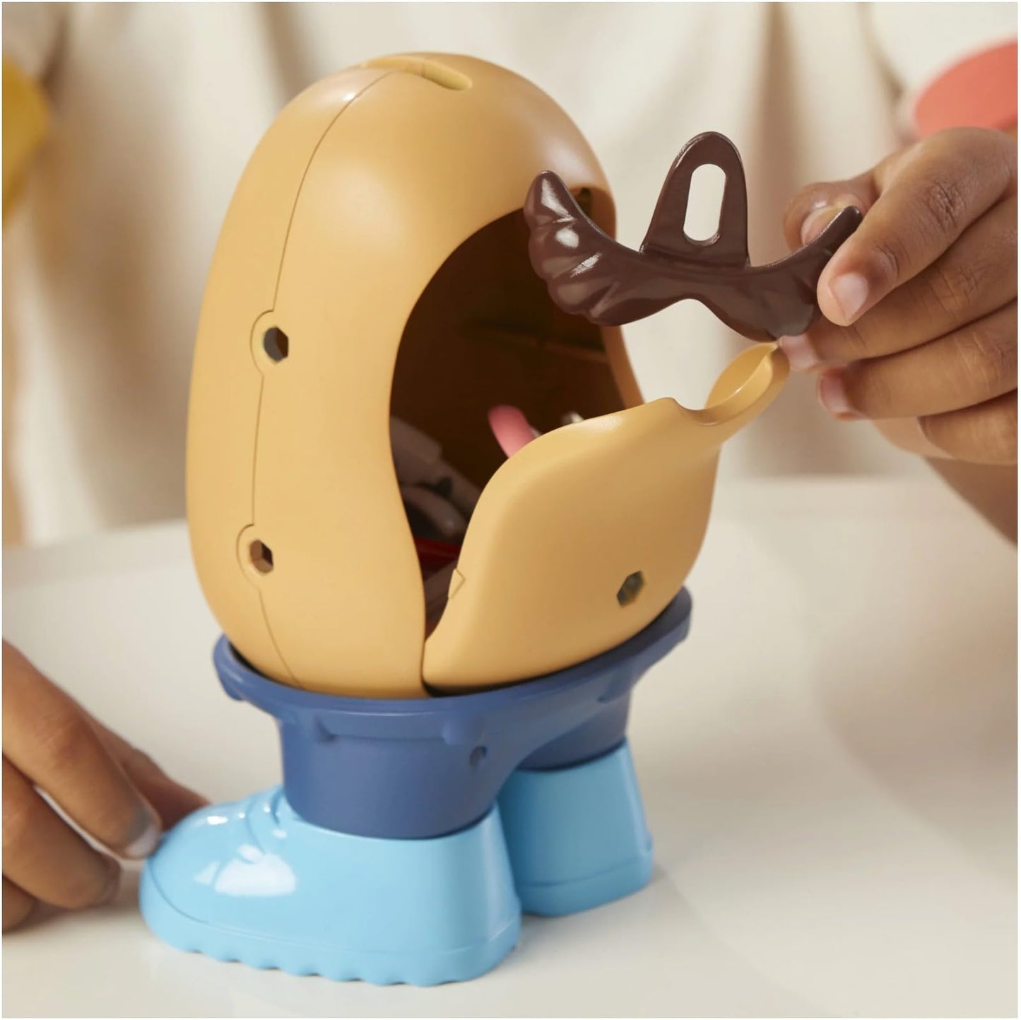 Hasbro Playskool - Classic Mr Potato Head - 13 Accessories Included - Toy Story