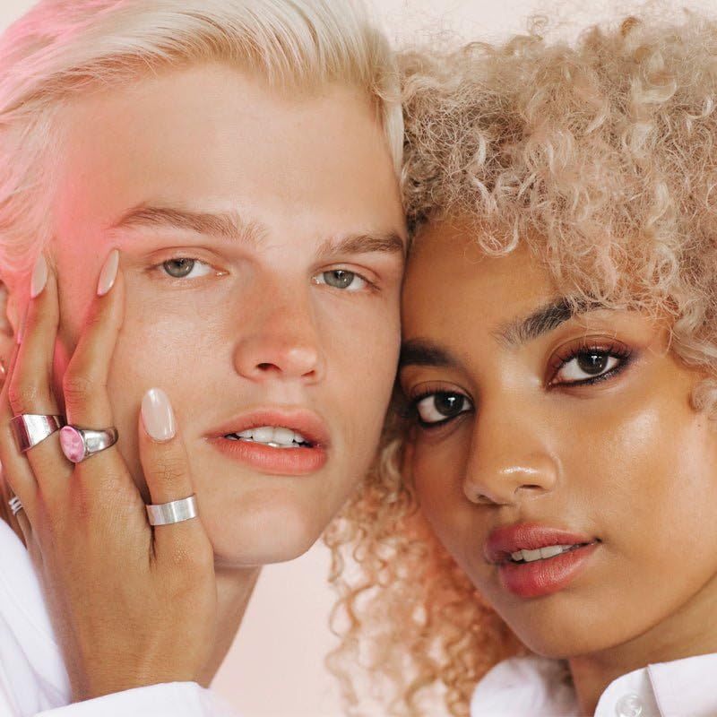 ARCTIC FOX Bleach Please Hair Lightening Kit – 35 Volume Developer with Acai, Cocoa, Sunflower & Papaya Oils – Vegan, Cruelty Free, Latex-Free Gloves