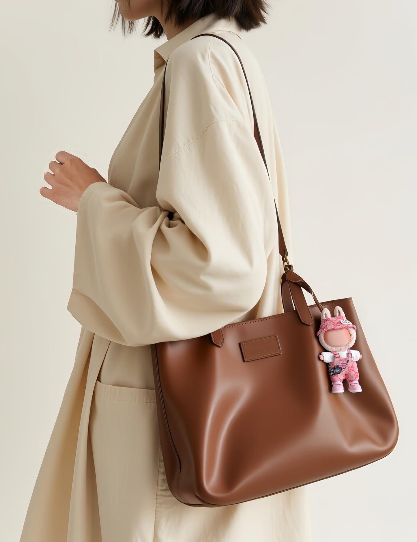 Ariker 4-Piece Doll Clothes Set for 15-17cm Labubu Dolls – Pink Outfit with Top, Overalls, Hat & Handbag (No Doll/Shoes) AK060PK