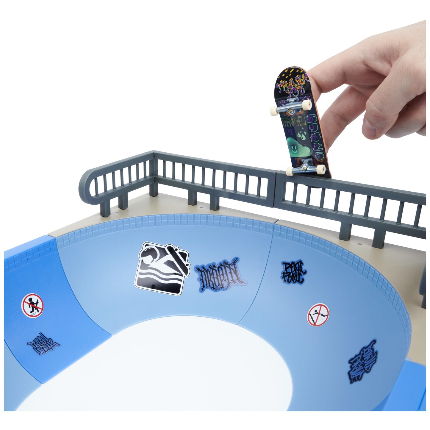 Tech Deck, Daewon Mega Bowl, X-Connect Park Creator, Customizable and Buildable Ramp Set with Exclusive Fingerboard, Kids Toy for Ages 6 and up
