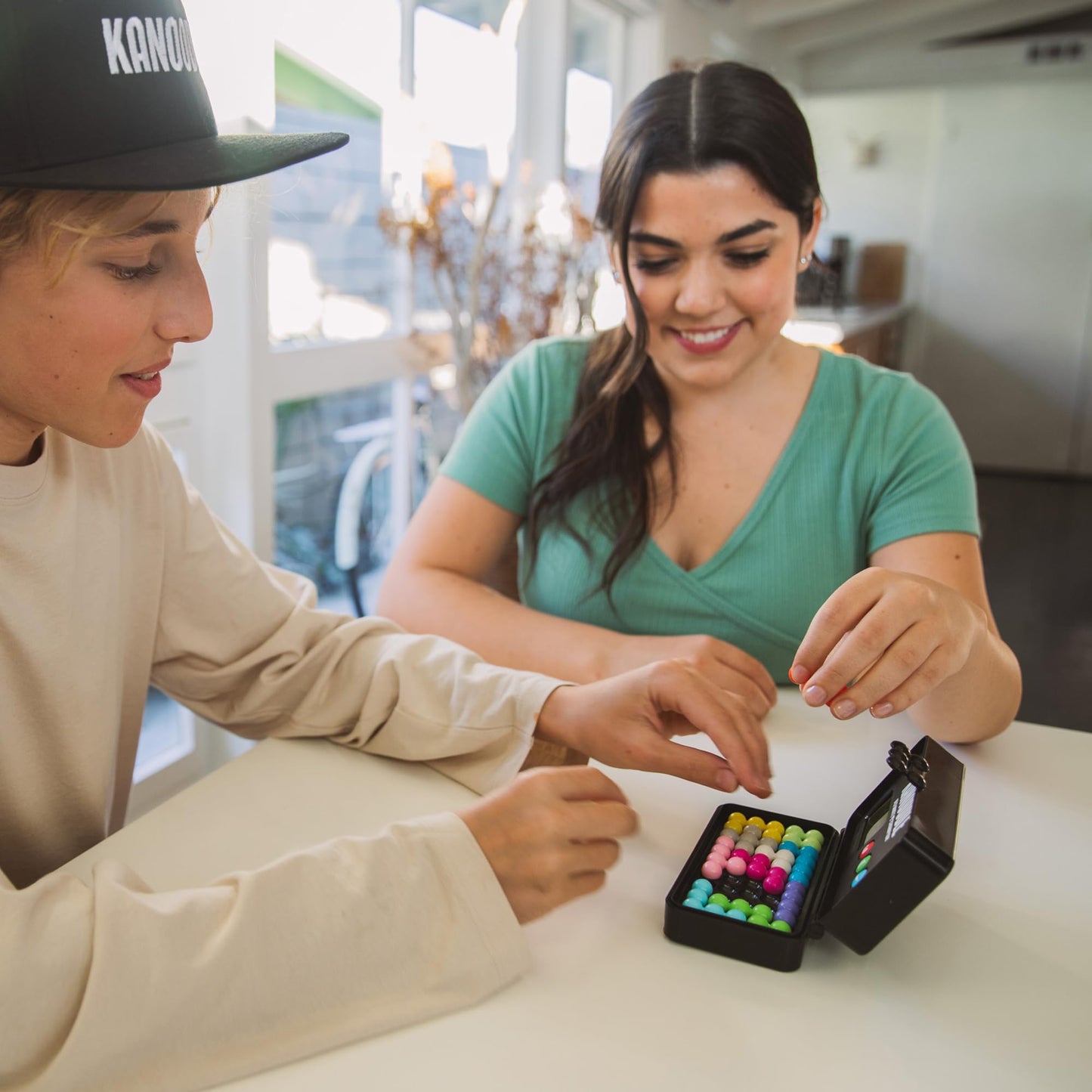 Kanoodle Ultimate Champion – 3D Brain Teaser Puzzle with Timer, Handheld Travel Logic Game for Single Player, Gift for Ages 7+