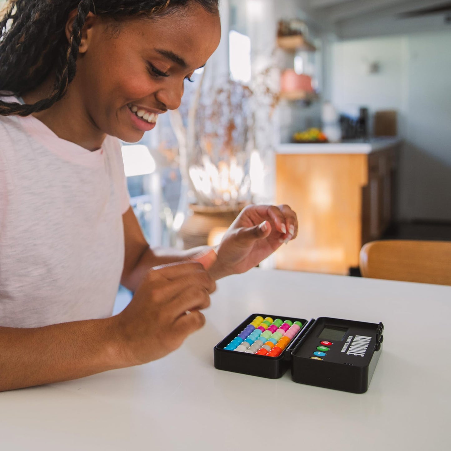 Kanoodle Ultimate Champion – 3D Brain Teaser Puzzle with Timer, Handheld Travel Logic Game for Single Player, Gift for Ages 7+