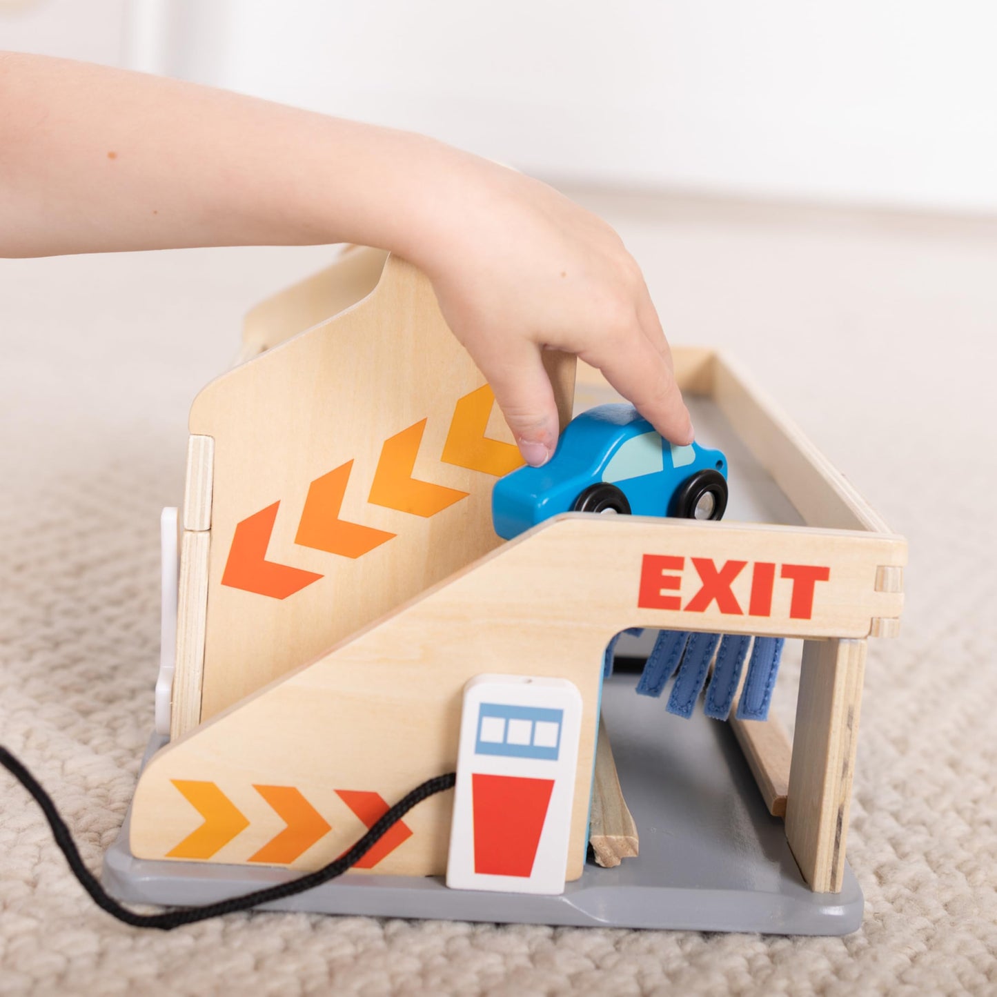 Melissa & Doug Service Station Parking Garage with 2 Wooden Cars and Drive-Thru Car Wash