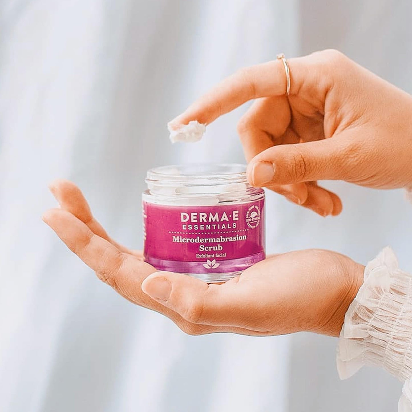 DERMA E Microdermabrasion Facial Scrub with Dead Sea Salt & Citrus Oils – Exfoliates, Smooths & Revitalizes Skin – 2oz, Ideal for Scars & Wrinkles