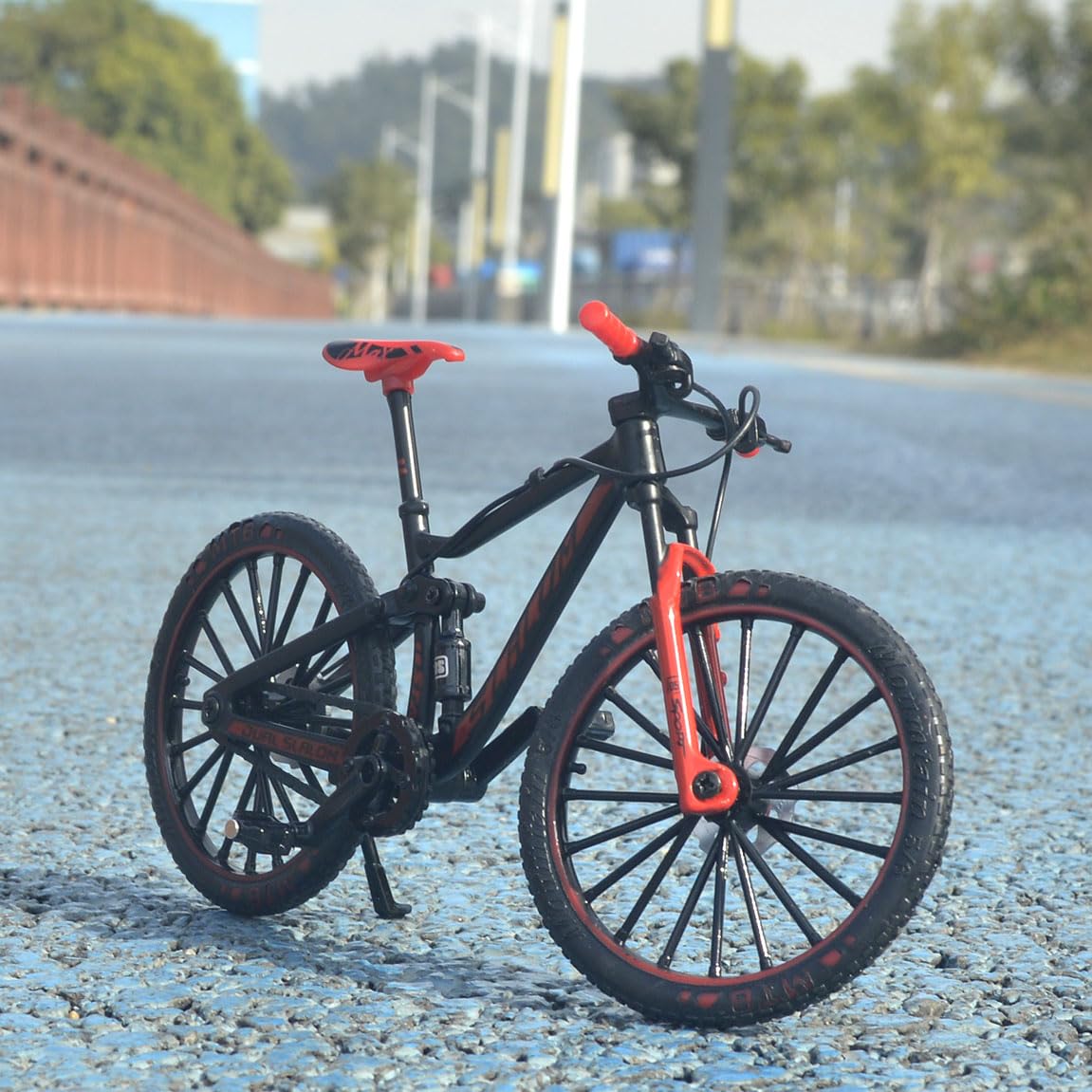 Ailejia Mini Finger Mountain MTB Bike Ornament – Downhill Racing Bicycle Toy, Cake Topper & Home Decoration, Black Red