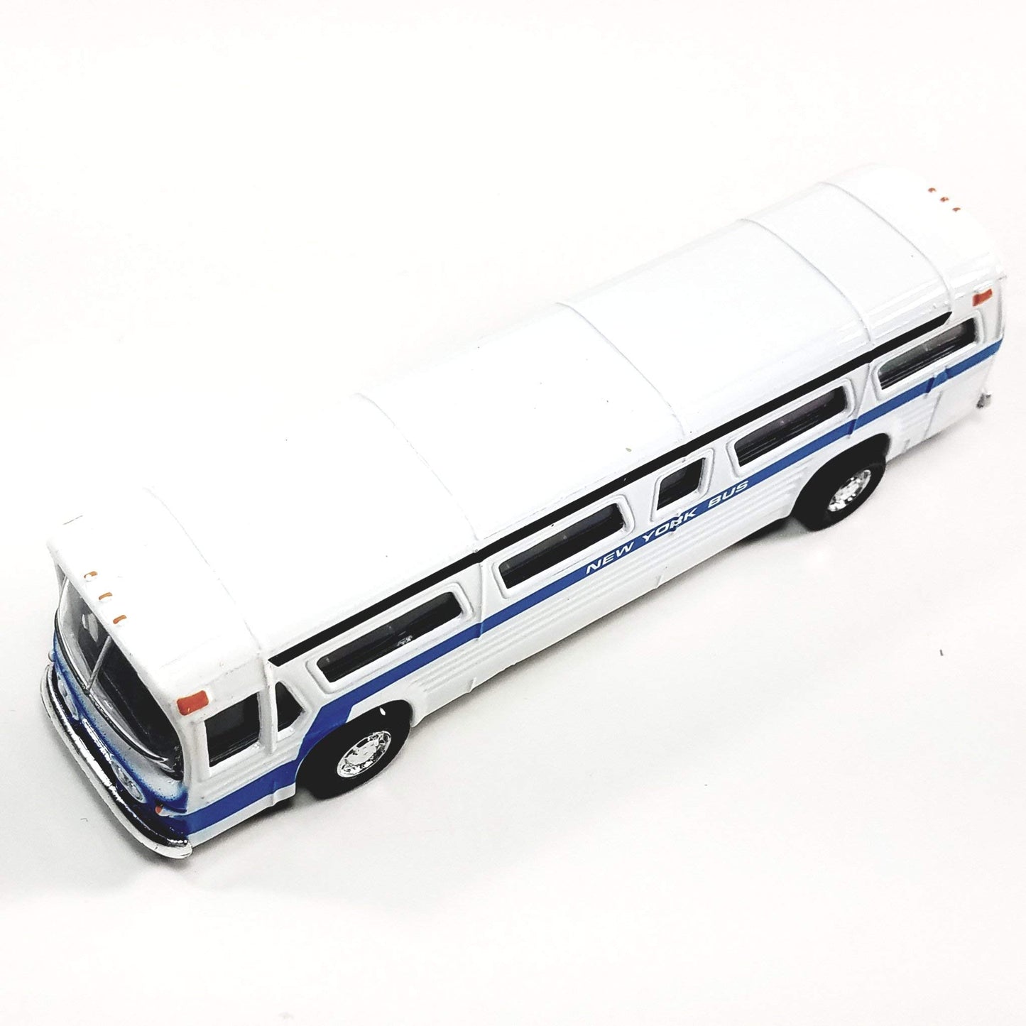 Showcast Classic New York City Central Station White Passenger Bus 6 Diecast Commercial Vehicle, Small