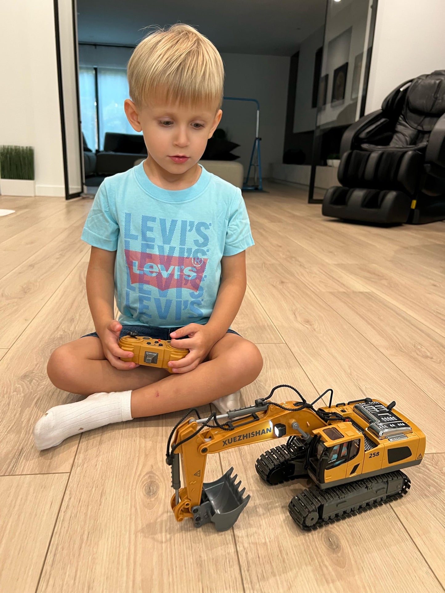 Remote Control Excavator Toy for Kids – 2×1200mAh RC Truck with Metal Shovel, Lights, 11CH, 120+ Min Play, Ages 3-12, Birthday & Christmas Gift