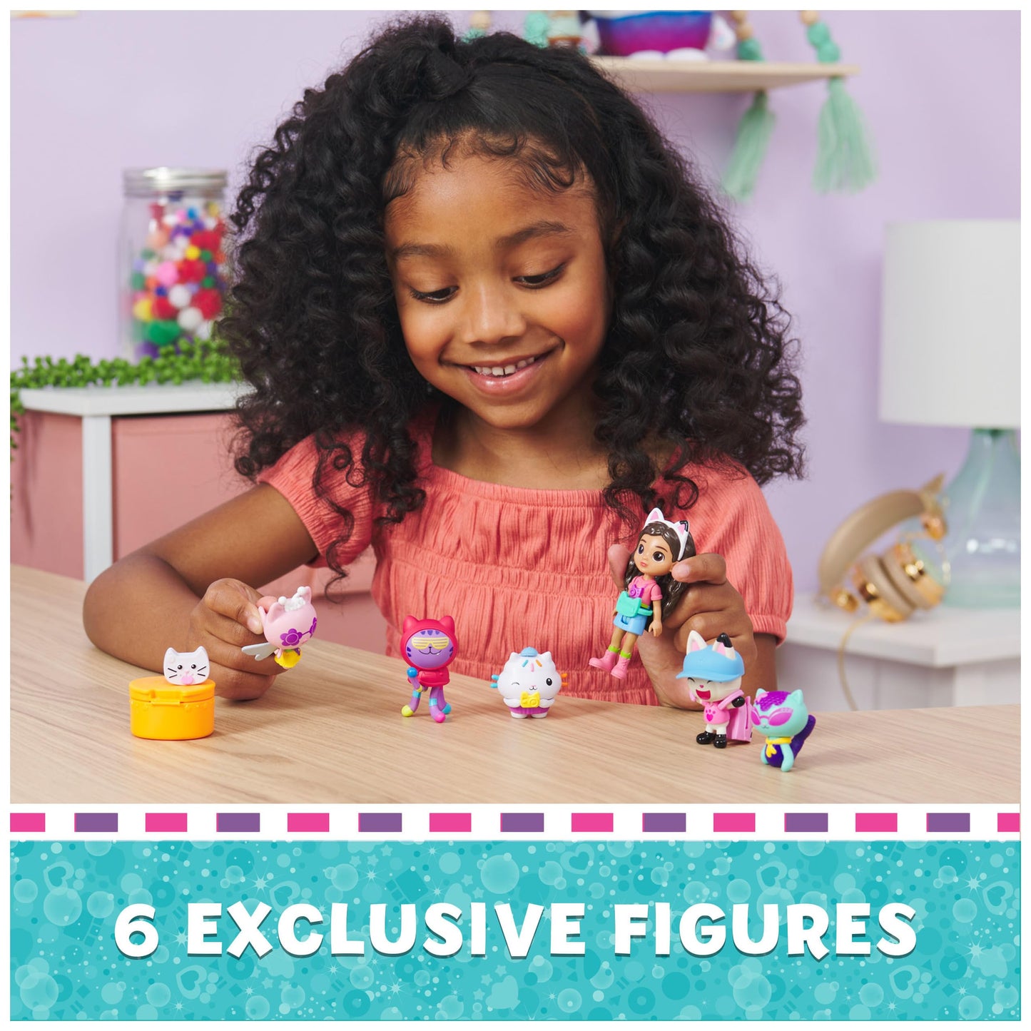 Gabby's Dollhouse, Travel Themed Figure Set with a Gabby Doll, 5 Cat Toy Figures, Surprise Toys & Dollhouse Accessories, Kids Toys for Girls & Boys 3+