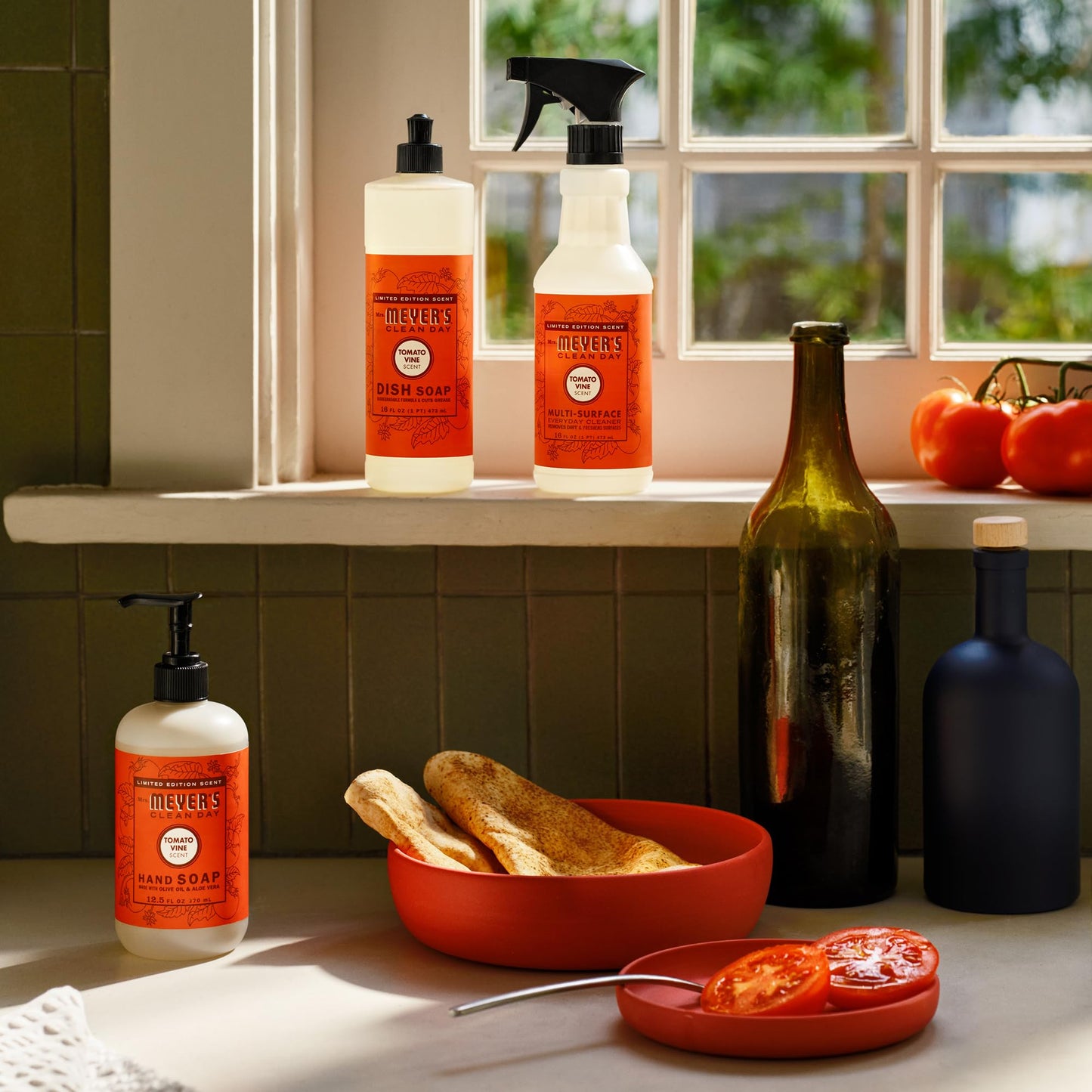 MRS. MEYER'S CLEAN DAY Liquid Hand Soap, Tomato Vine Scent, 12.5 Ounce Bottle