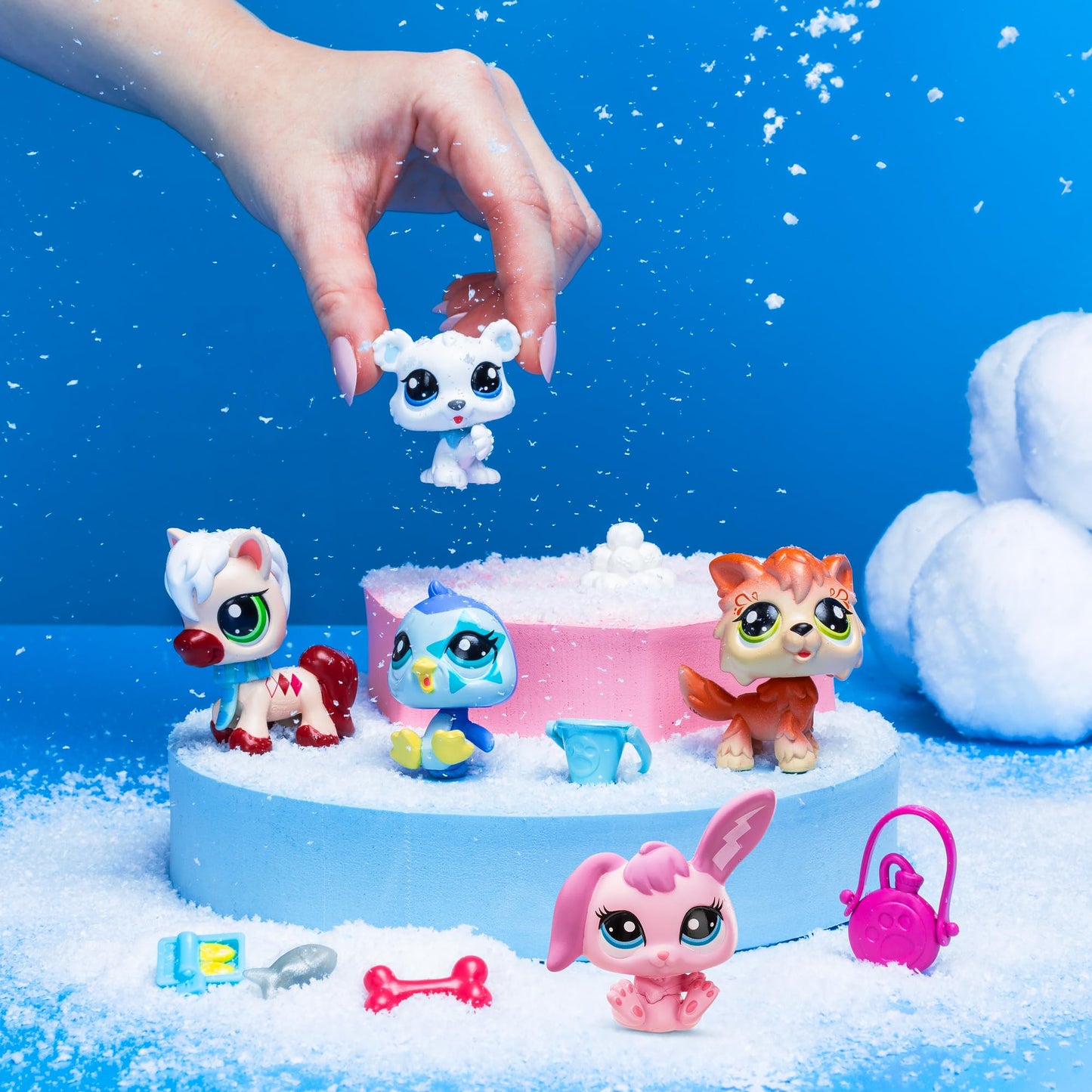 Littlest Pet Shop Winter Besties Collector Set – LPS Gen 7 Mystery Figures, Surprise Collectible Toy for Kids, Girls & Boys 4+