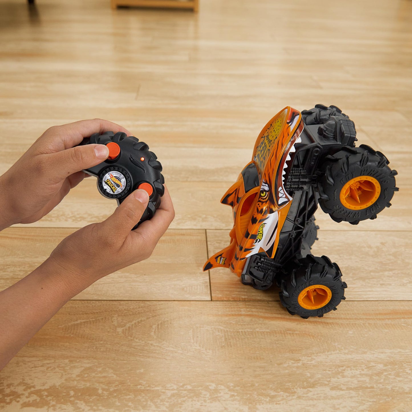 Hot Wheels Monster Trucks RC, 1:24 Scale Tiger Shark Vehicle, Oversized Remote-Control Toy Truck with Terrain Action Tires