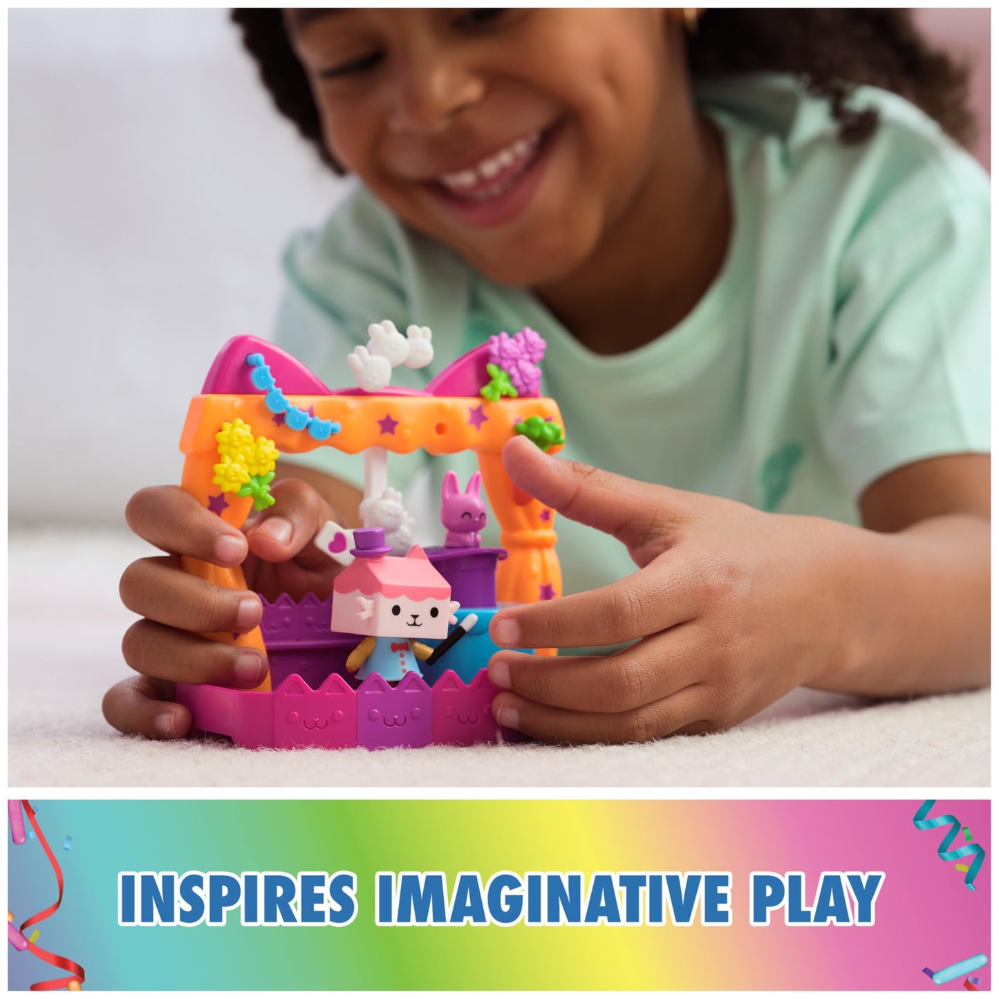 Gabby's Dollhouse, Baby Box Talent Show Balcony Playset, 8-Pcs with Toy Figures, Doll House Accessories & Sensory Play, Kids Toys for Girls & Boys 3+