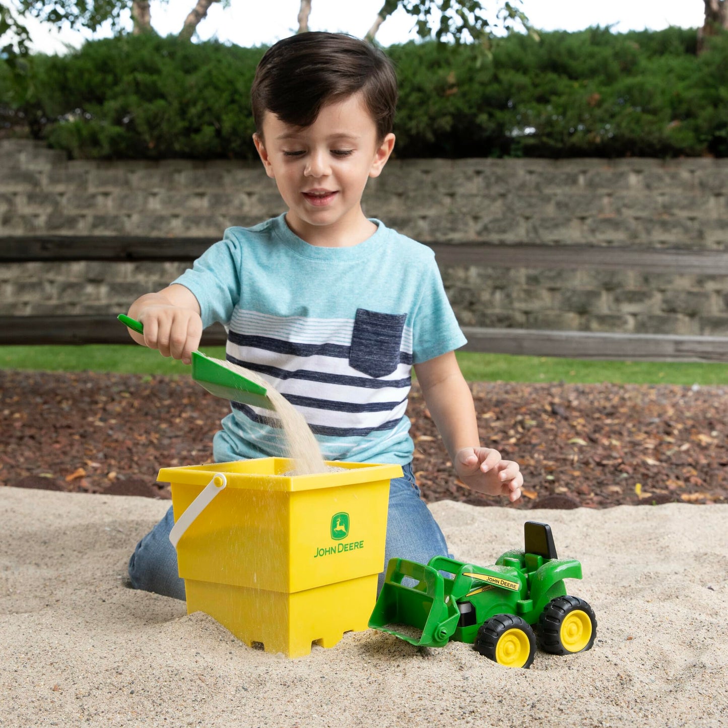 TOMY John Deere Sandbox Toy Set – 3-Piece Dump Truck, Bucket & Shovel for Toddlers, Outdoor Farm & Sand Play, Summer Fun Toys, Green