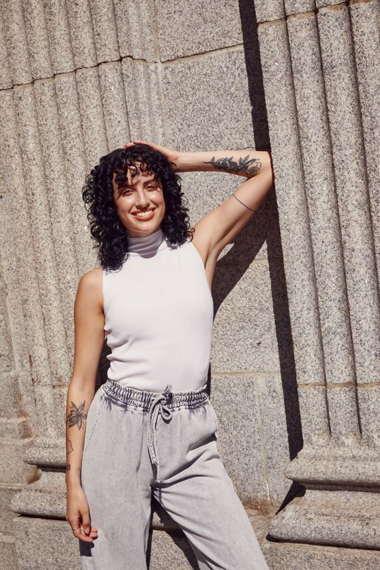 John Frieda Frizz Ease Curl Reviver Mousse, Enhances Curls, Soft Flexible Hold, Mousse for Curly or Frizzy Hair, 7.2 Ounces, Alcohol-Free