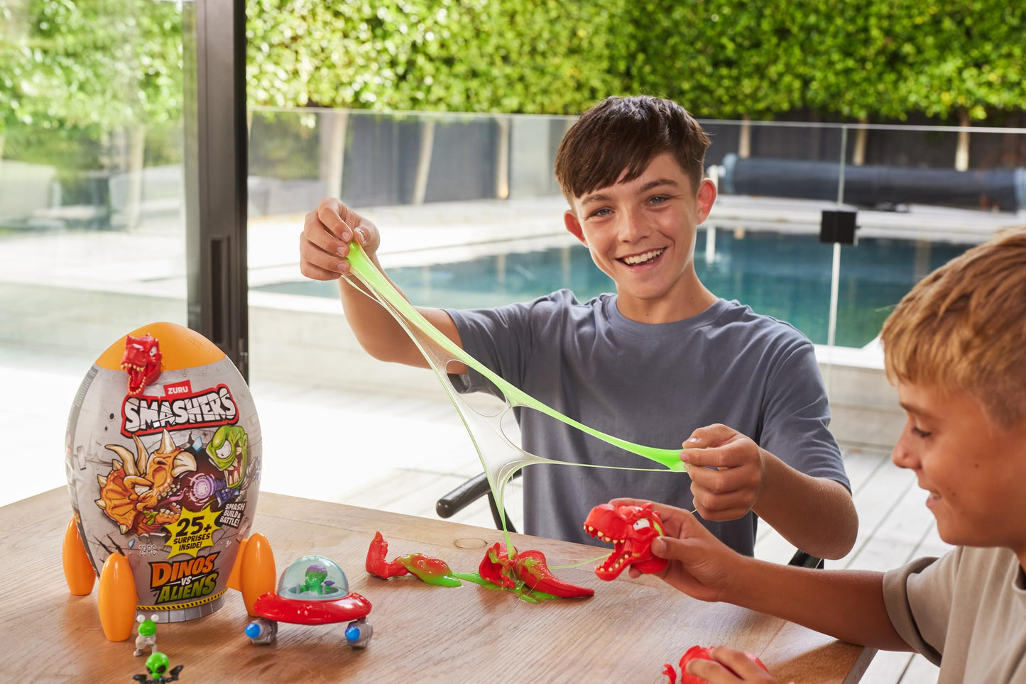 Smashers Dino vs Aliens Medium (Spinosaurus) by ZURU, Smashable Egg Toy for Boys