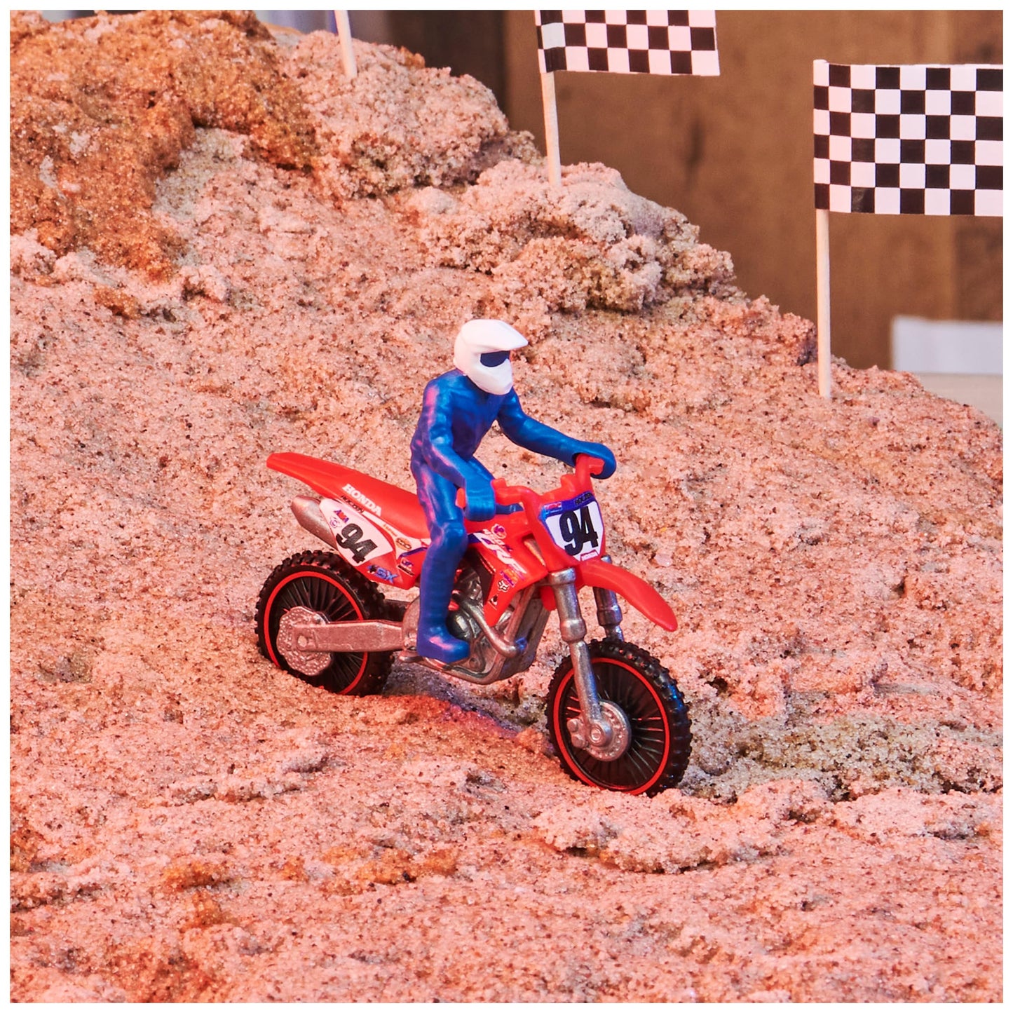 Supercross, Authentic 5-Pack of 1:24 Scale Die-Cast Motorcycles with Rider Figure, Toy Moto Bike for Kids and Collectors Ages 3 and up