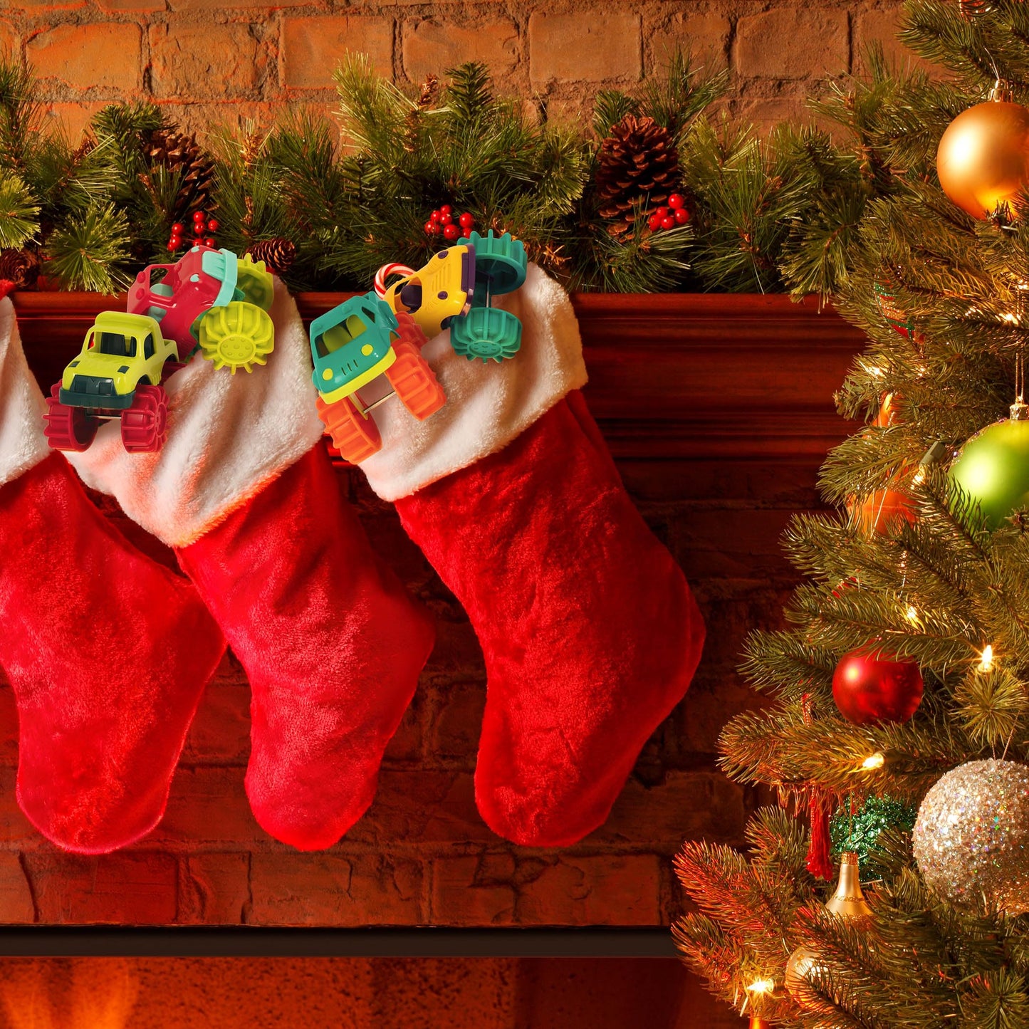 Battat – Plastic Toy Cars – 6 Pack & Storage Bag – Colorful Toddler Trucks – Easy To Clean – 2+ Years – Mini Monster Trucks