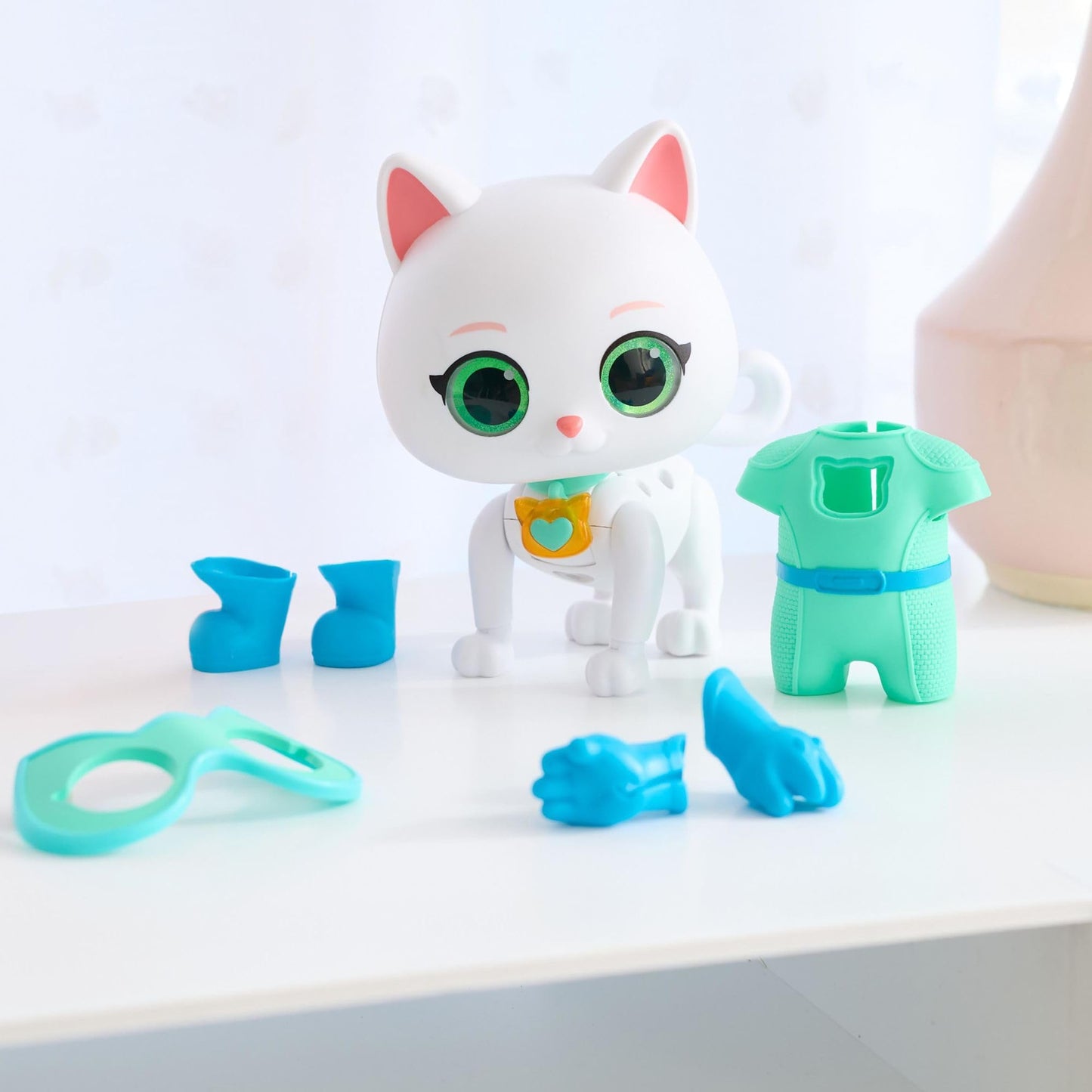 Just Play Disney Junior SuperKitties Cat-Tastic Transforming Bitsy, Kids Toys for Ages 3 Up