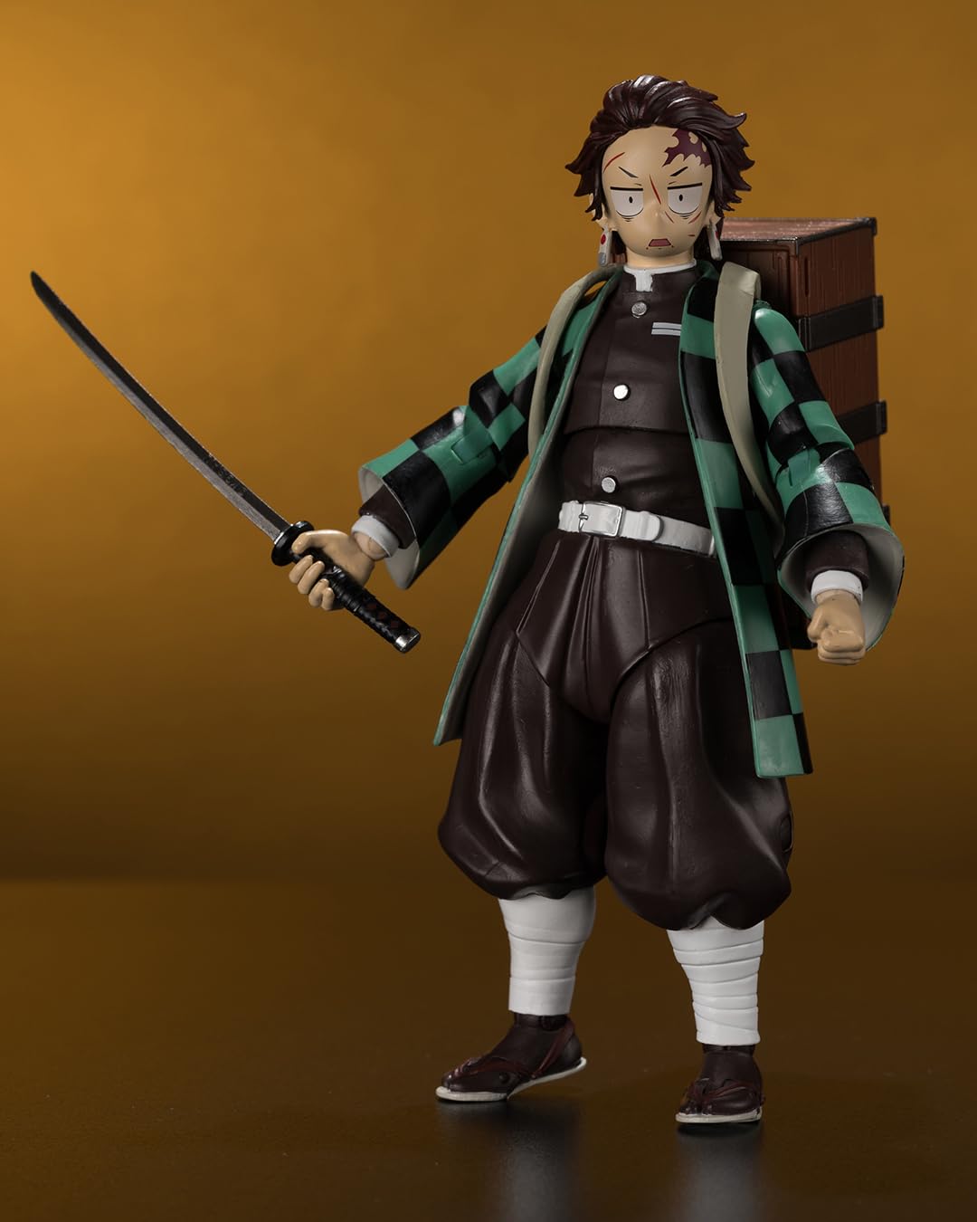 McFarlane Toys - Demon Slayer Tanjiro Kamado (with Nezuko Box) 7in Action Figure