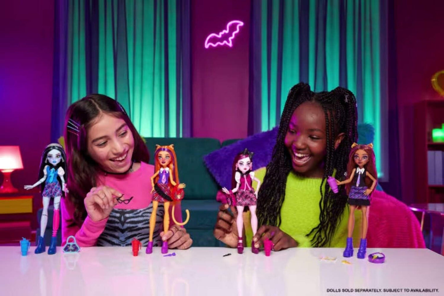 Monster High Buried Secrets Dolls and Accessories, Cozy Creepover Theme with Mystery Doll and 5 Unboxing Surprises (Characters May Vary)