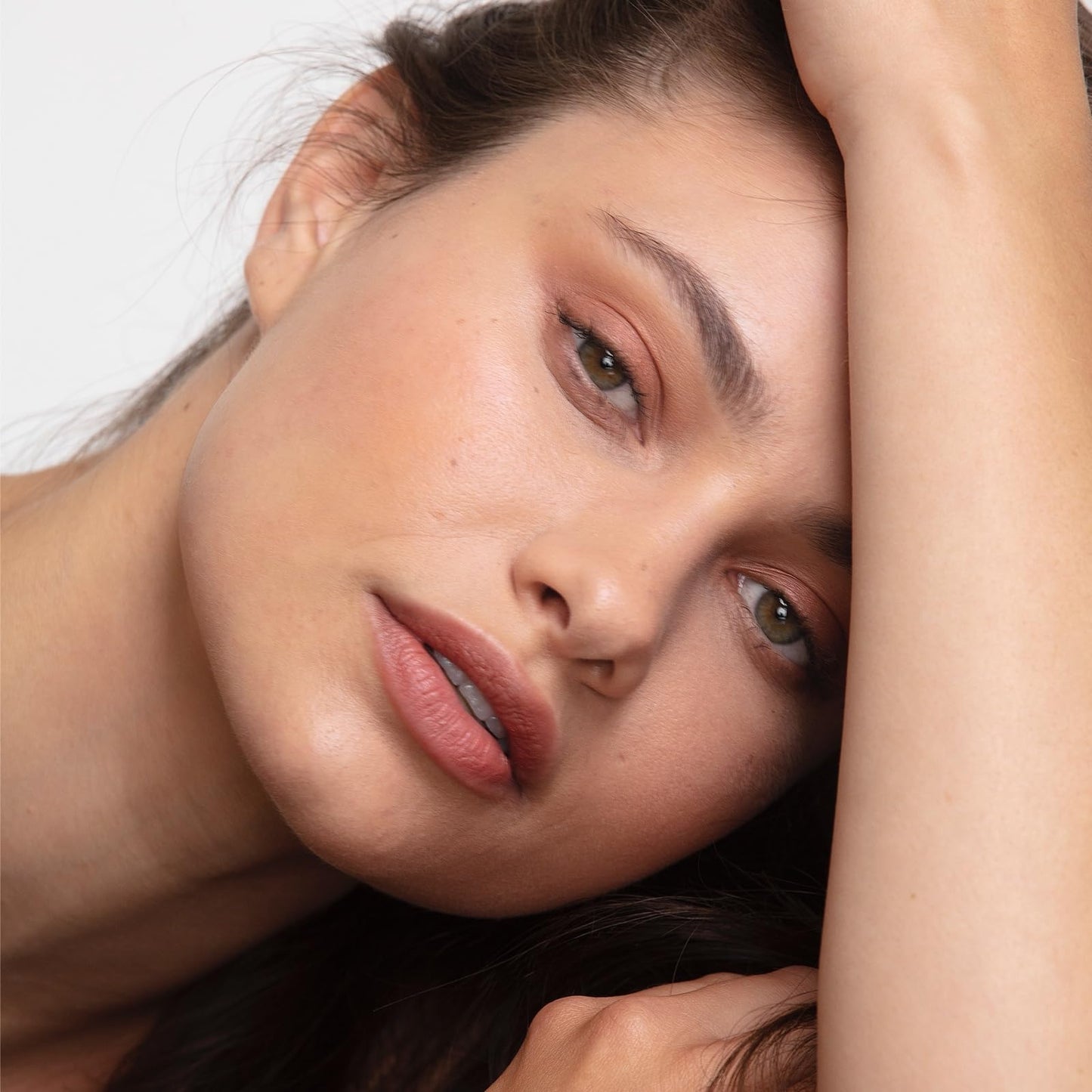 Smashbox Halo Healthy Glow Tinted Moisturizer SPF 25 – Hydrating, Long-Wearing Formula with Hyaluronic Acid – Light Neutral Shade