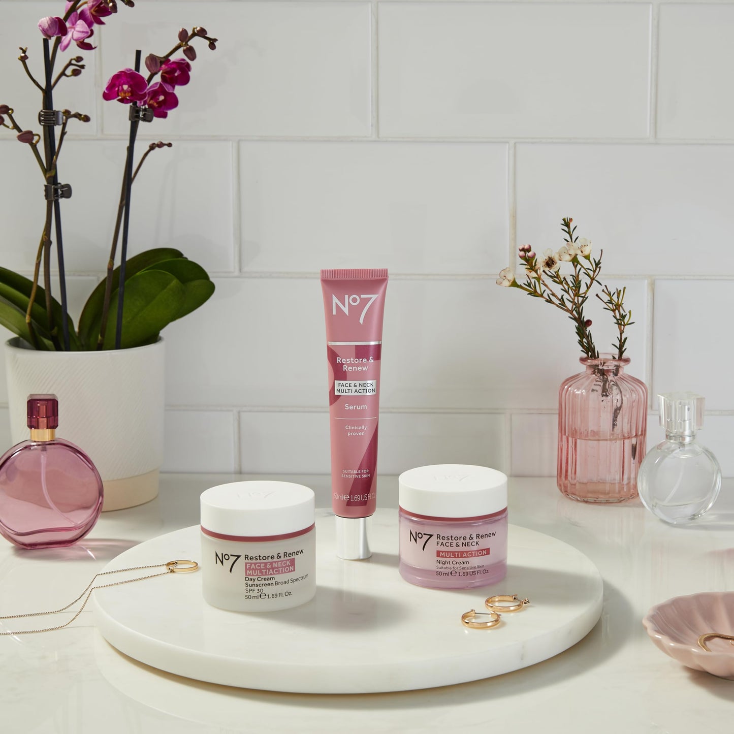 No7 Restore & Renew Multi-Action Night Cream for Face & Neck – Anti-Aging Moisturizer with Collagen, Hyaluronic Acid & Ceramides, 1.69 oz