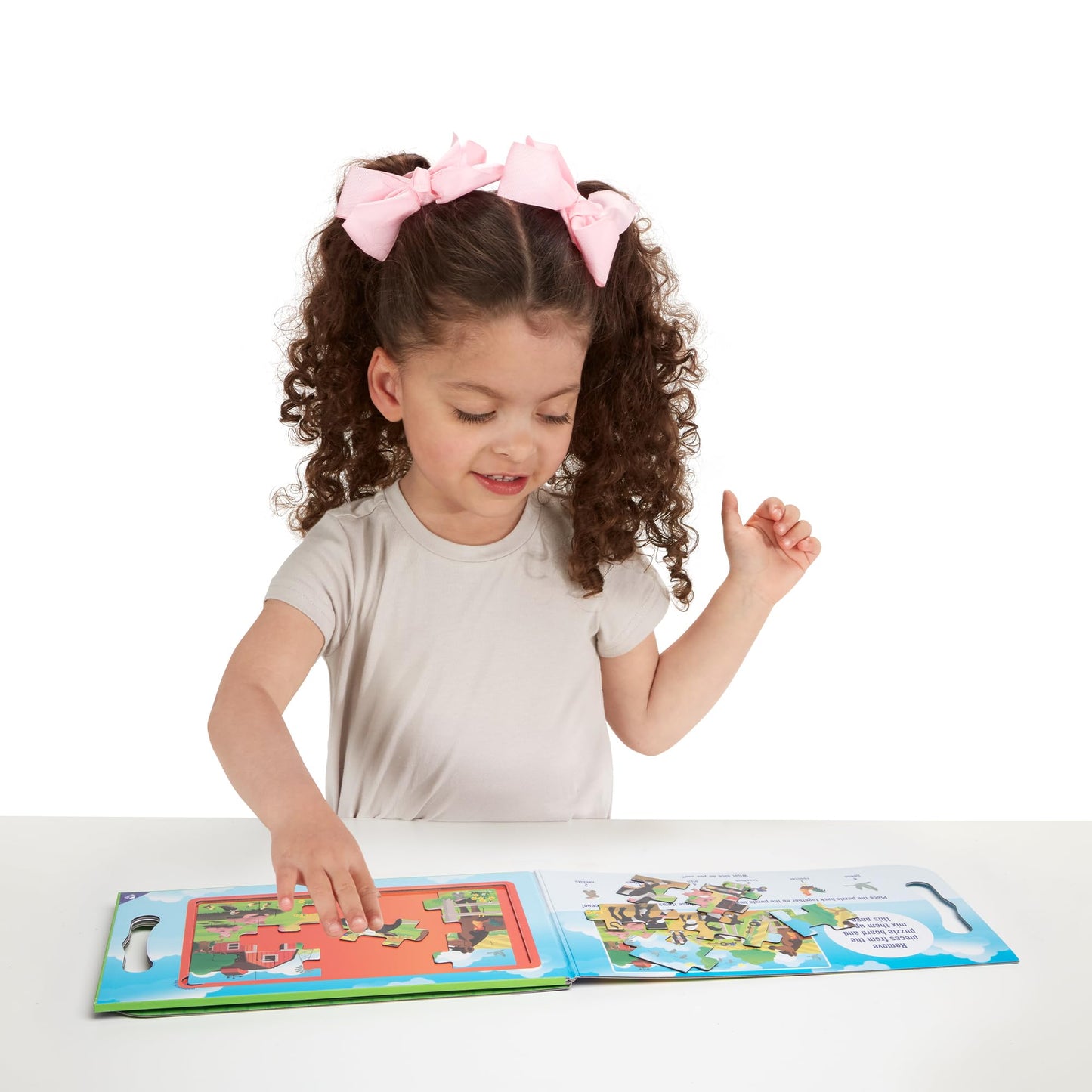 Melissa & Doug Take-Along Magnetic Jigsaw Puzzle Set – On the Farm, 2 x 15 Pieces, Travel Activity Toy for Kids Ages 3+, FSC Certified