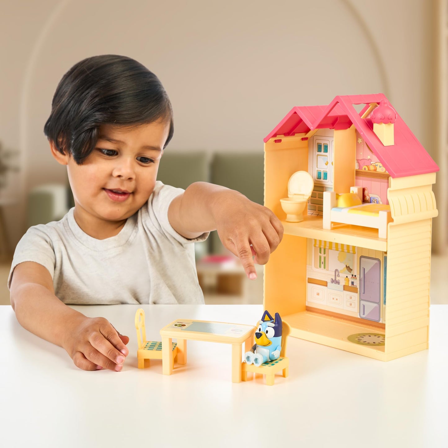 Bluey Mini Home Playset with Carry Handle – Compact House, 3 Rooms (Kitchen, Bedroom, Bathroom) + Figure & 5 Play Pieces