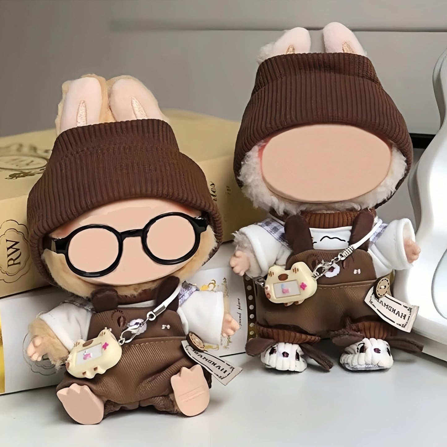 6-Piece 17cm Doll Clothes Set – T-Shirt, Overalls, Hat, Glasses, Camera & Shoes Accessories for 17cm Dolls, No Doll Included