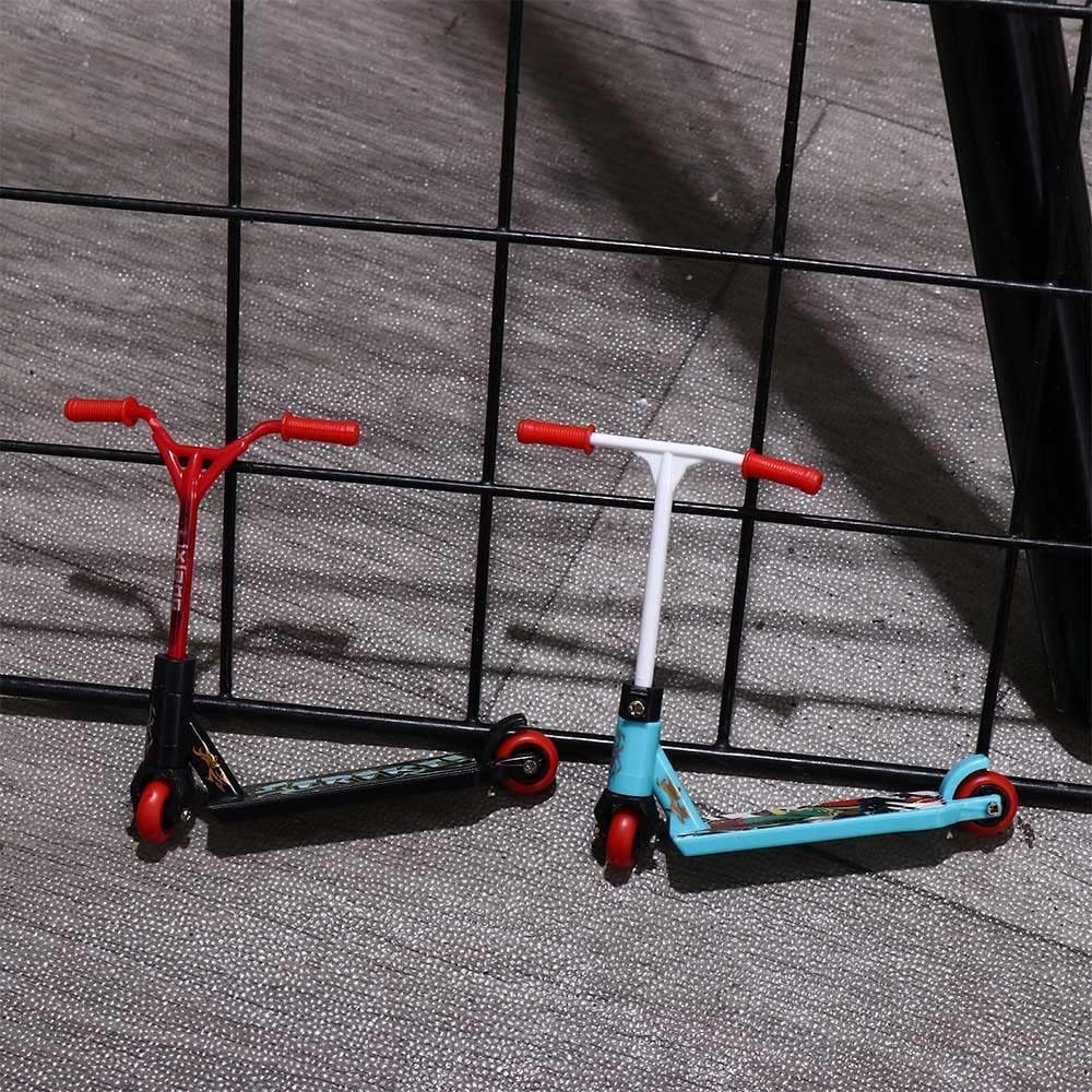 2Pcs Mini Finger Scooters - Tiny 2-Wheel Trick Toys for Parties, Finger Training, Magic Kits, Juggling Sets & Birthday Gifts