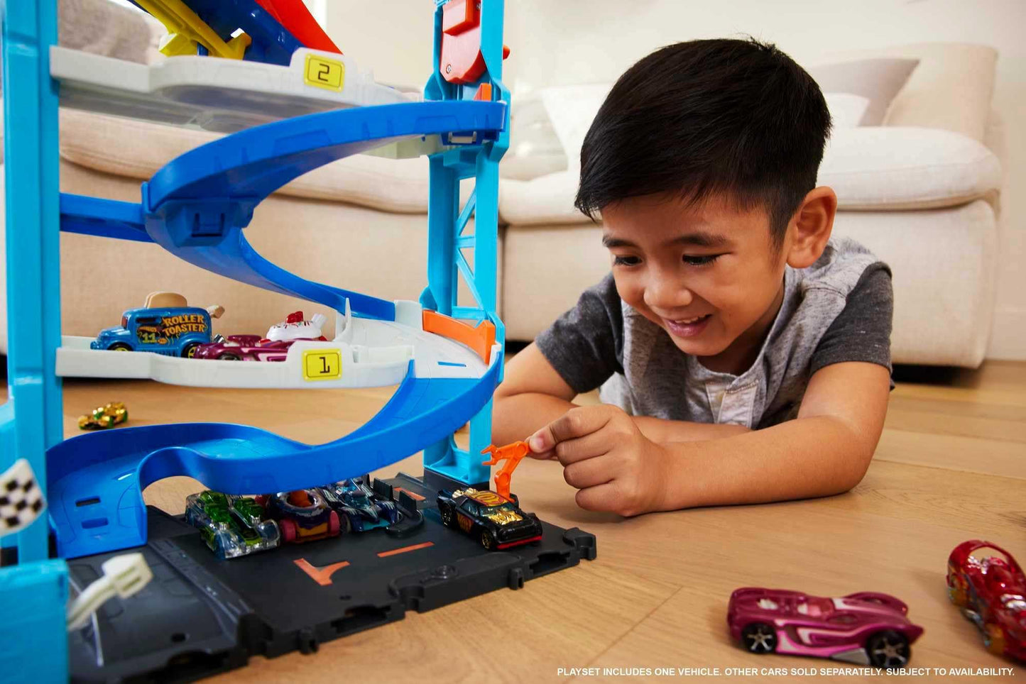 Hot Wheels City Toy Car Track Set, Transforming Race Tower, Single to Dual-Mode Racing, with 1:64 Scale Vehicle, 2 Ways to Play