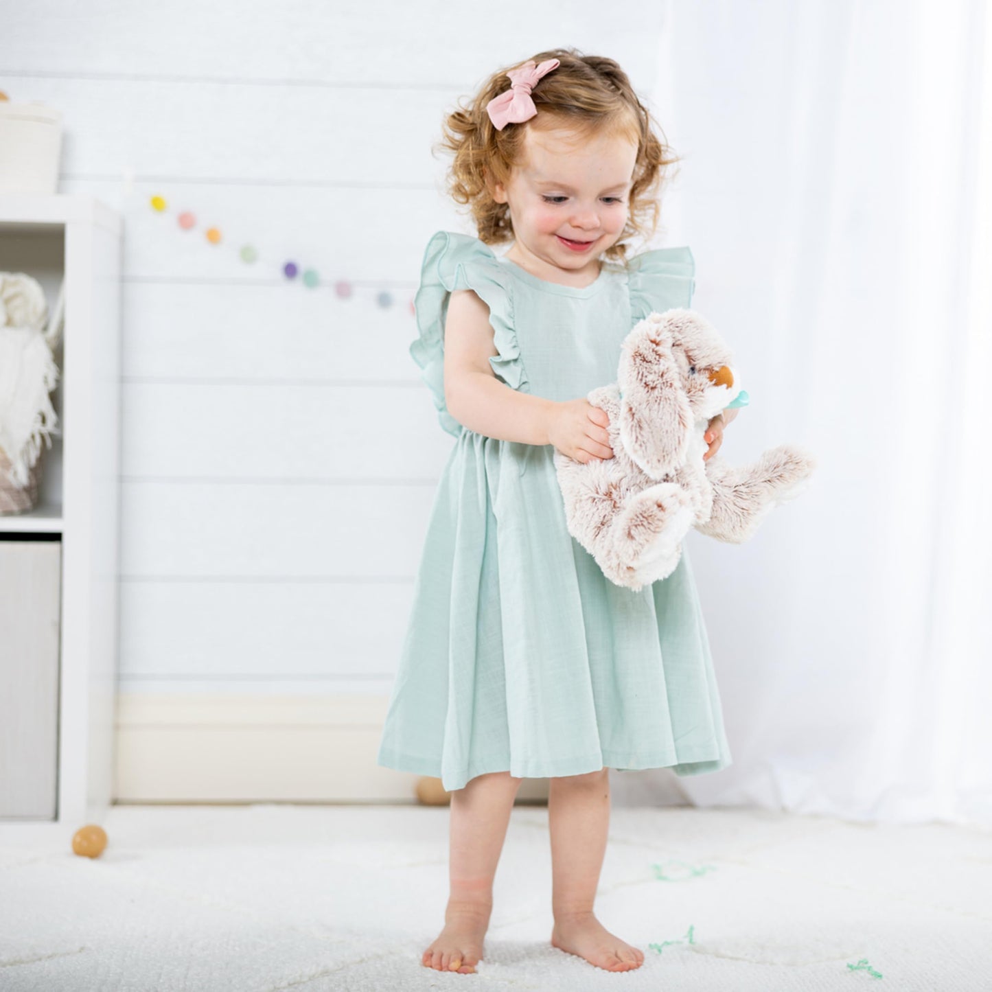 Melissa & Doug Burrow Bunny Stuffed Animal Plushie with Big Feet, Floppy Ears & Fluffy Tail, Adorable Pretend Play Toddler Toys for Girls & Boys 3+
