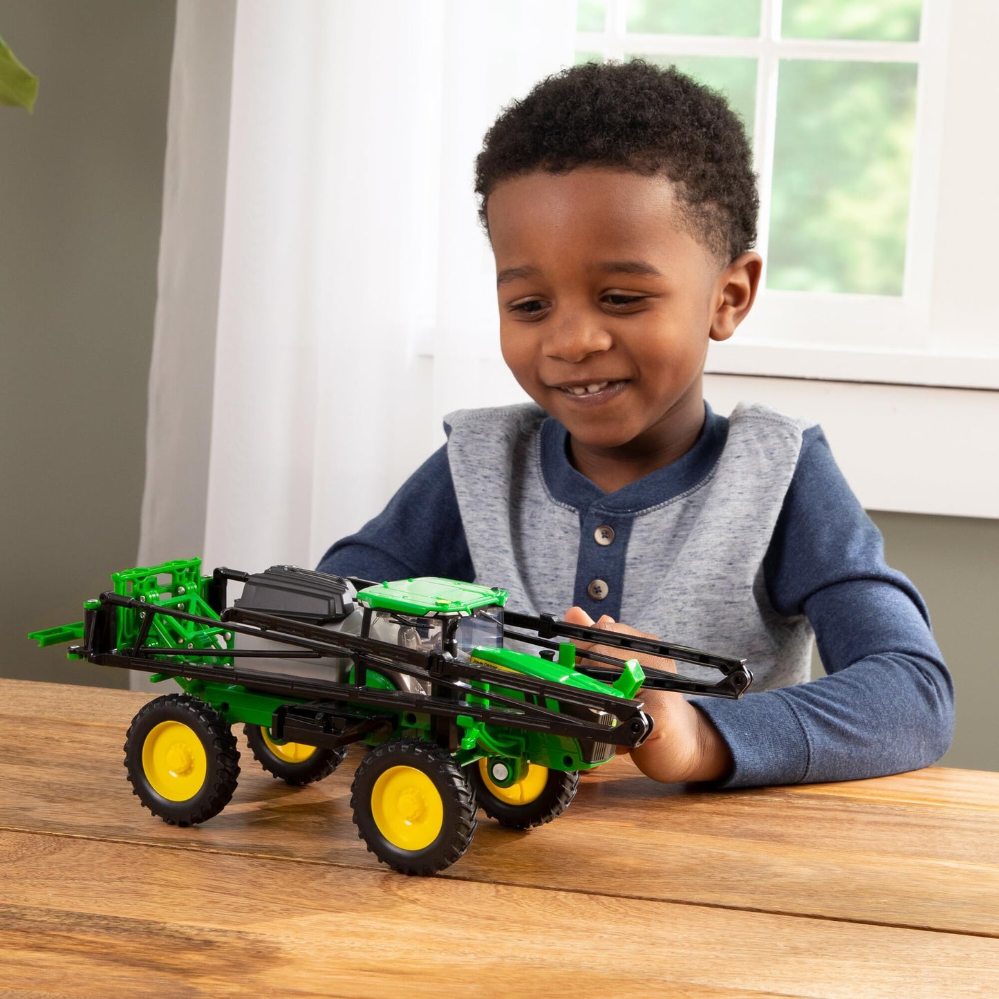 John Deere 1/32 Scale 412R Sprayer