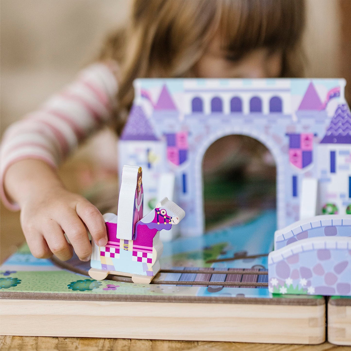 Melissa & Doug 19-Piece Wooden Take-Along Tabletop Kingdom – Carriage, Horse, Unicorn, Dragon, More