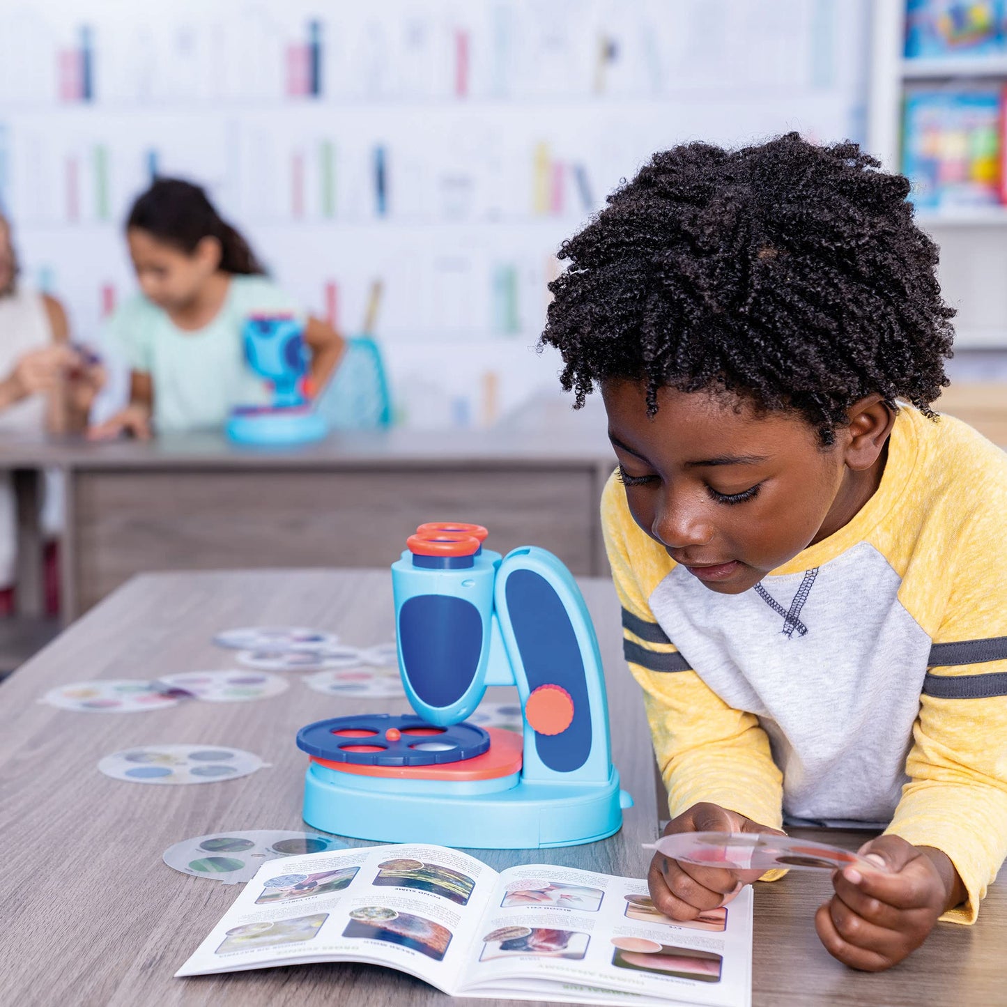 Educational Insights GeoSafari Jr. Kidscope, Kids Microscope, STEM Toy, Easter Basket Stuffers for Kids, Gift For Boys & Girls, Ages 5+