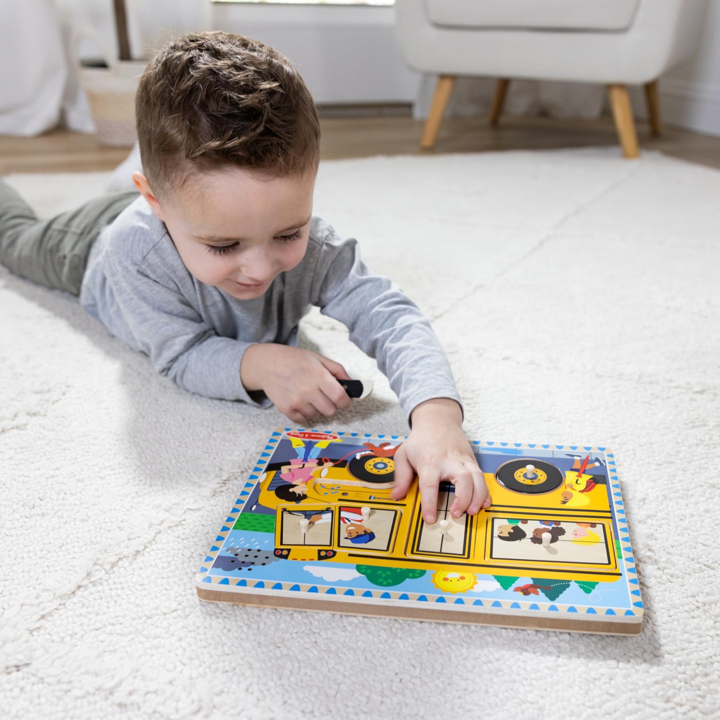 Melissa & Doug The Wheels on The Bus Puzzle – 8-Piece Wooden Peg Puzzle with Light-Activated Sounds, Musical Learning Toy for Toddlers Ages 2+