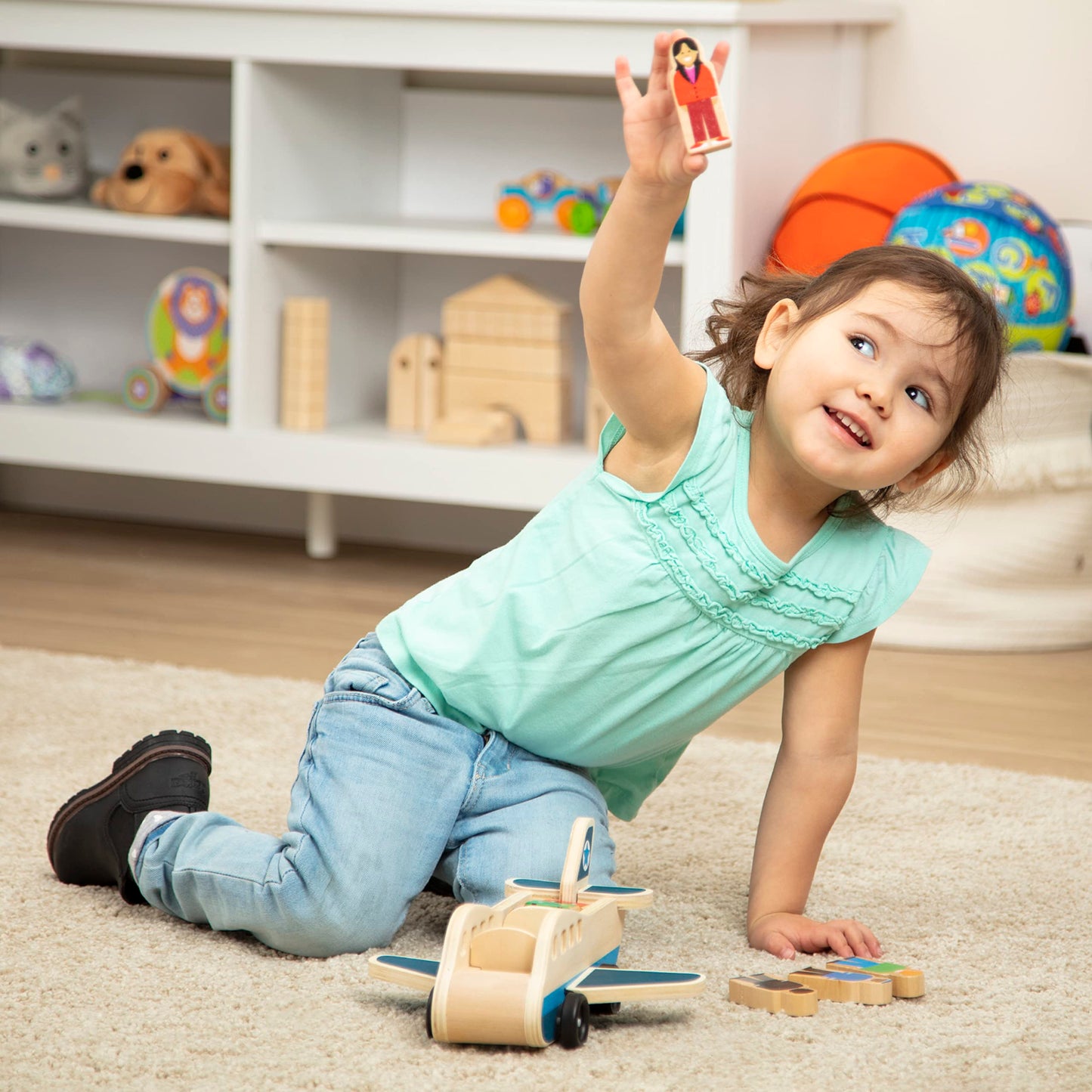 Melissa & Doug Wooden Airplane Play Set with 4 Play Figures and 4 Suitcases