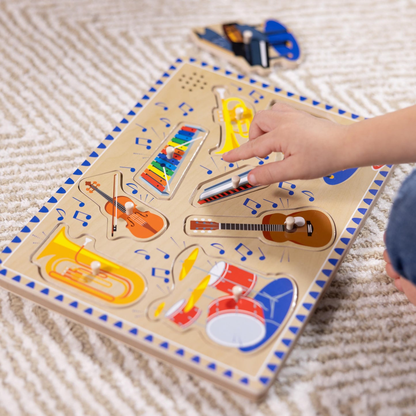Melissa & Doug Musical Instruments Sound Puzzle – 8-Piece Wooden Peg Toy with Light-Activated Sounds, Music Learning Toy for Toddlers Ages 2+