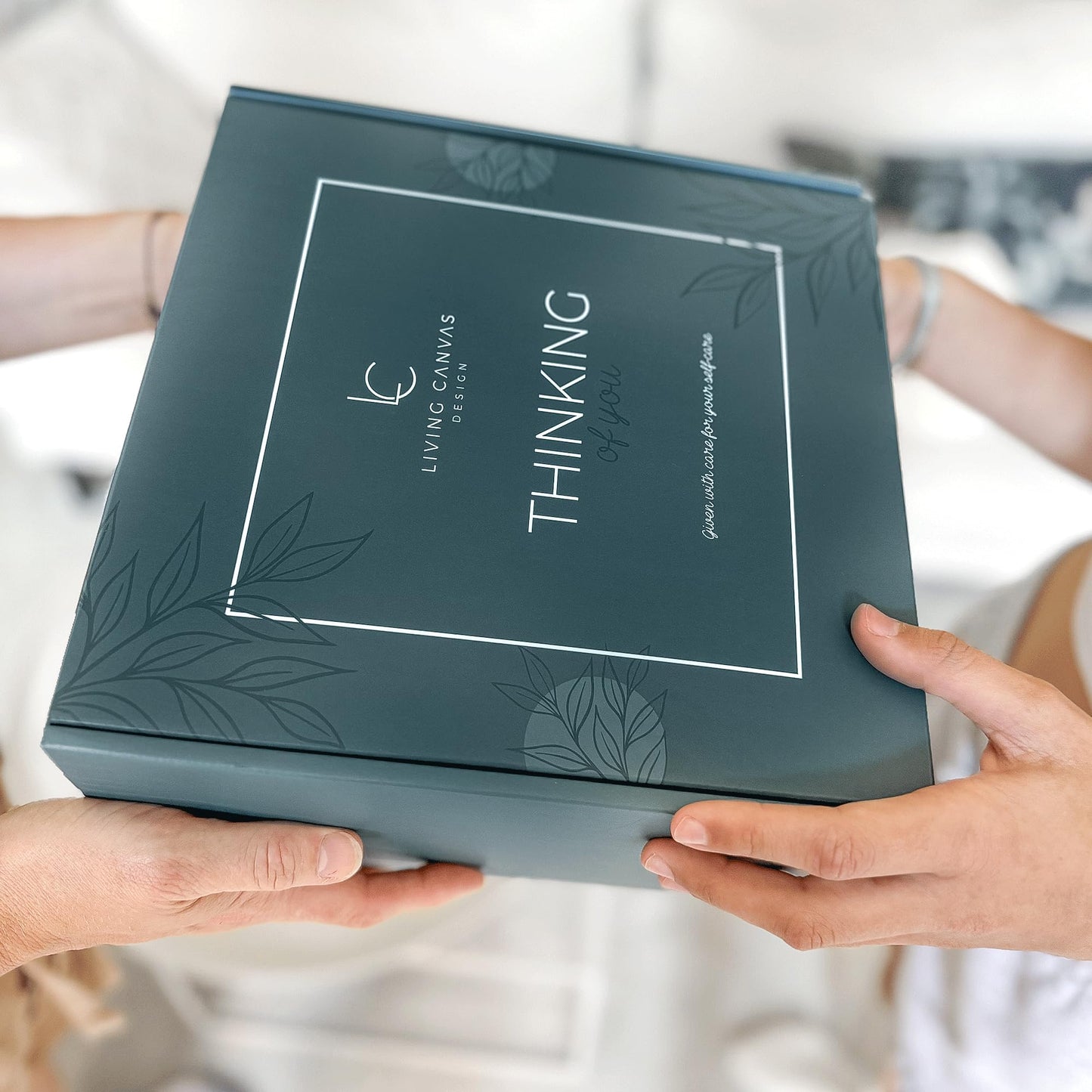 Self Care Gift Basket for Women – 11-Piece Spa Set with Bath Salts, Oatmeal Soap, Blanket & Inspirational Gifts for Mom, Wife, Girlfriend