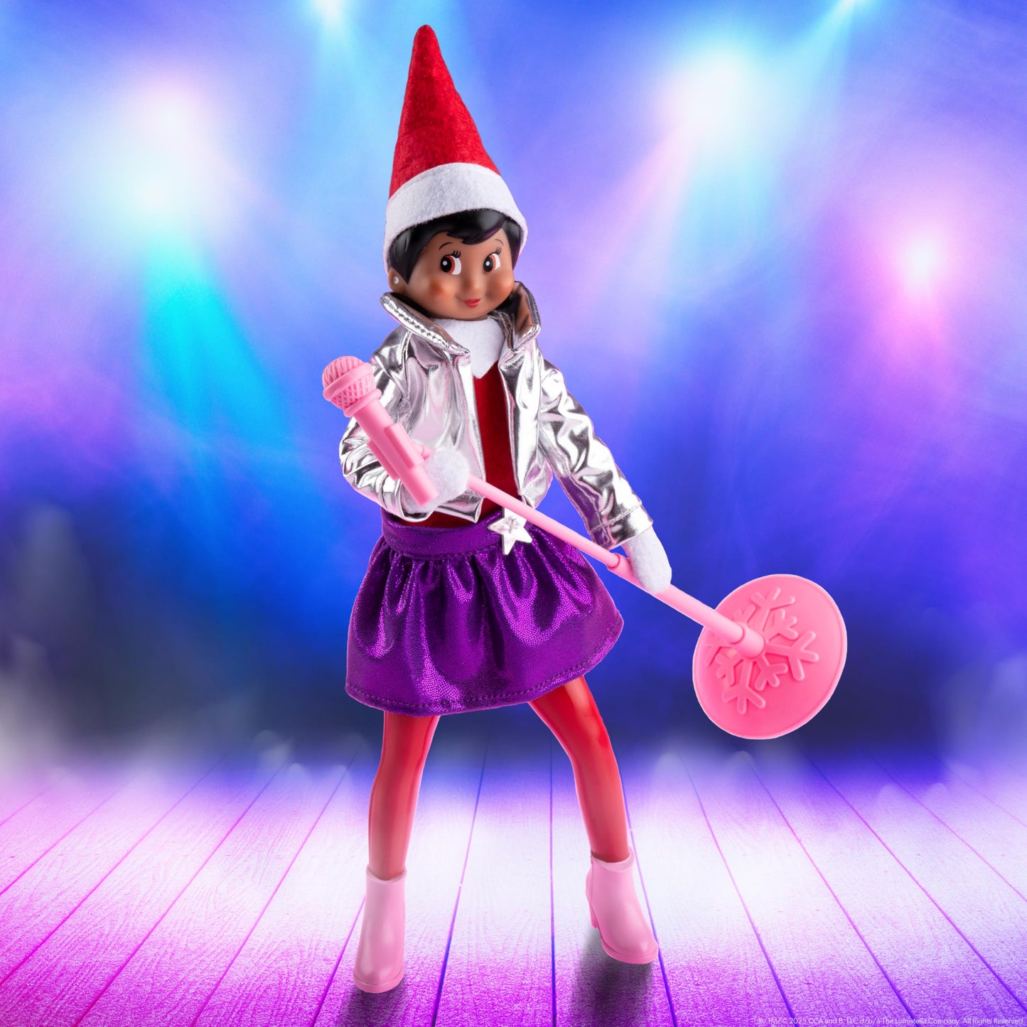 The Elf on the Shelf MagiFreez Pop Star Elf Set - Elf Standing Gear with Glam Jacket, Skater Skirt and Accessories - Scout Elf Not Included