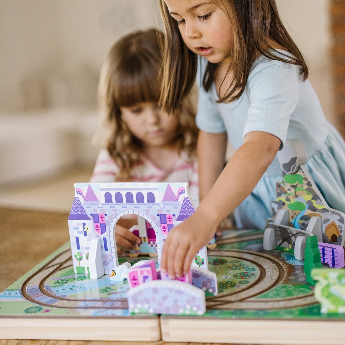 Melissa & Doug 19-Piece Wooden Take-Along Tabletop Kingdom – Carriage, Horse, Unicorn, Dragon, More