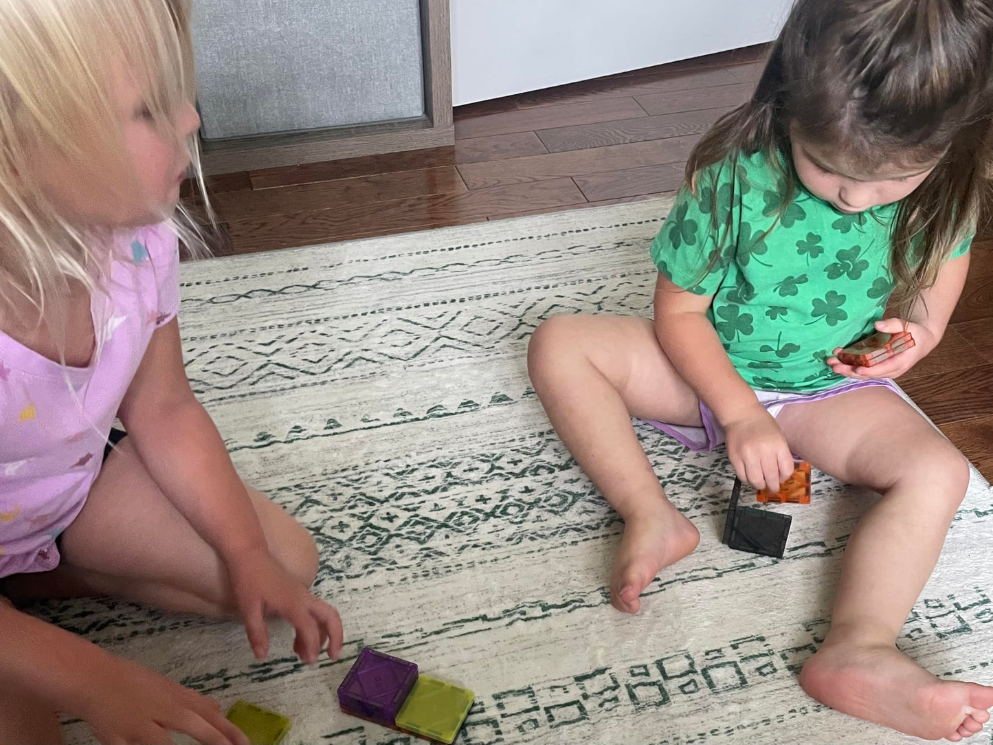 CreateOn Crayola Halloween Mini Magnetic PIP-Tiles Glow in The Dark Building Set, STEM Magnetic Travel Toys for Kids Ages 3+, 24 Pieces