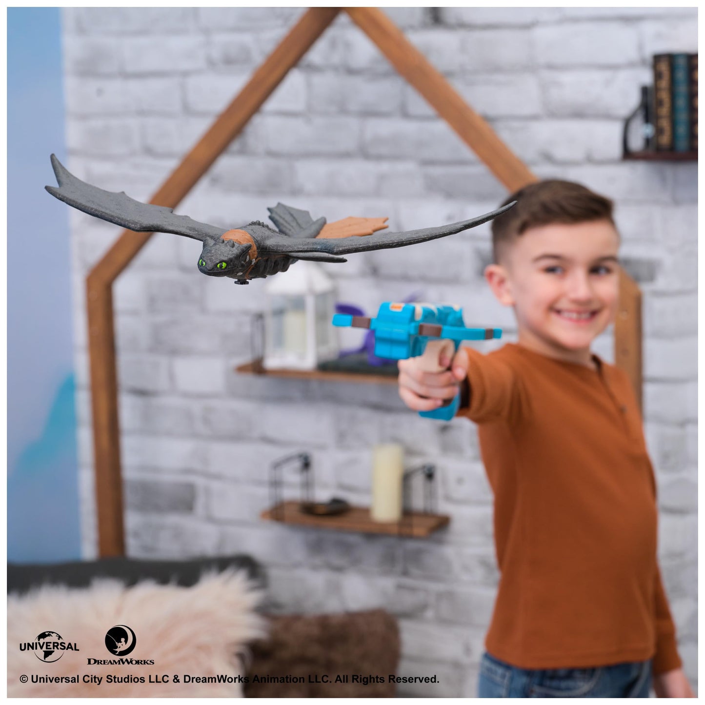 DreamWorks How to Train Your Dragon Toothless Crossbow Launch Glider, Flying Stunt Toy for Kids Ages 4+, Amazon Exclusive