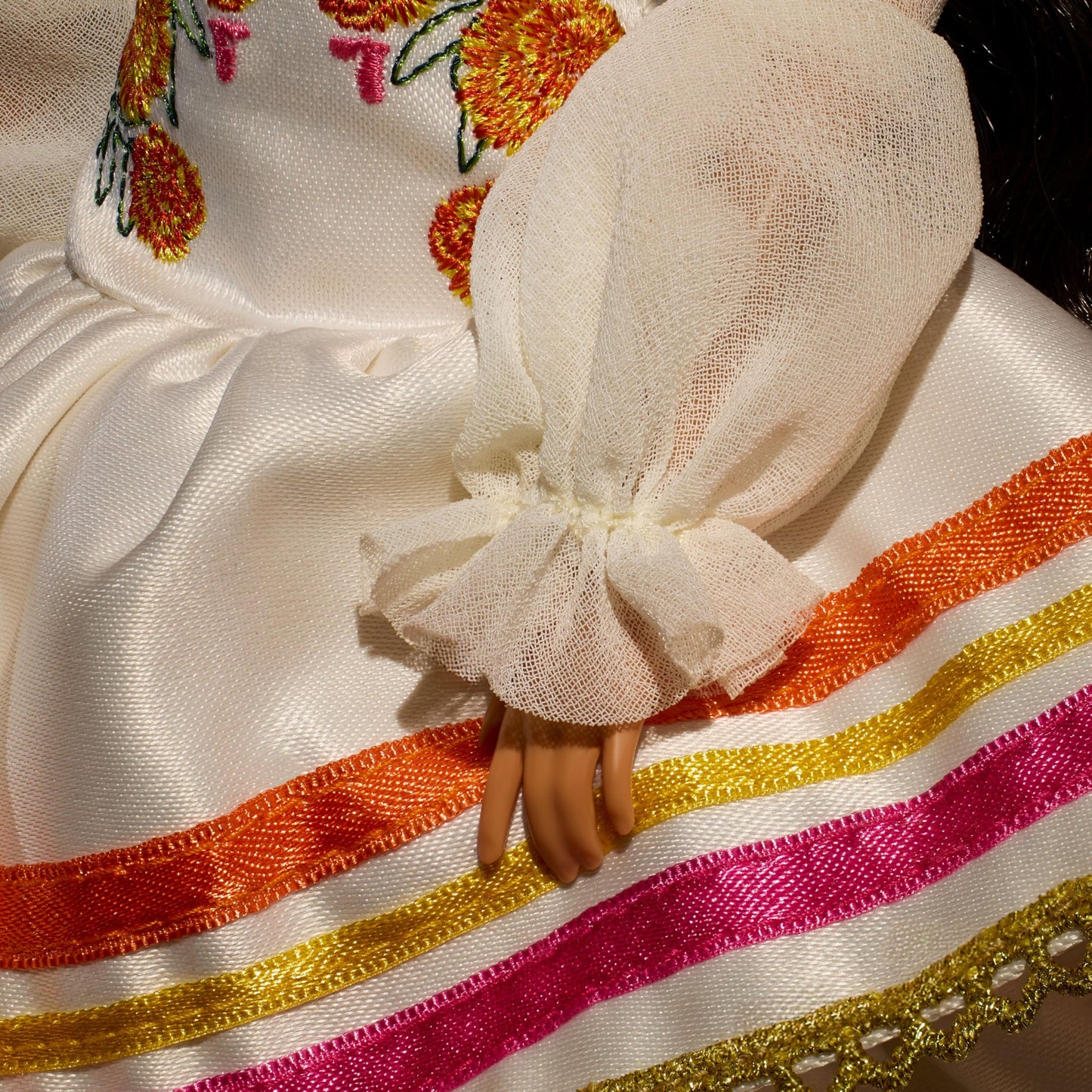 Barbie Signature Doll, Día De Muertos 2025 Collectible in Ruffled Cream Gown Trimmed with Marigolds and Ribbon, Flower Crown and Calavera Face Paint