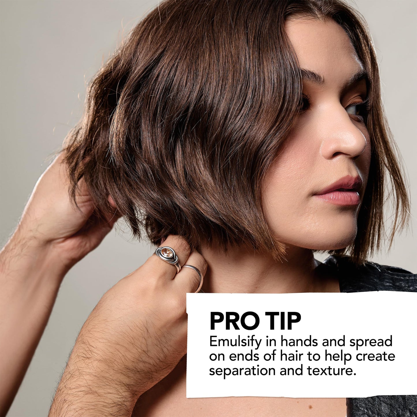 Bumble and bumble. Sumoclay Matte Texture Clay | Workable Texture, Moldable Hold + Matte Finish | Wavy, Straight, 1.5 Ounce