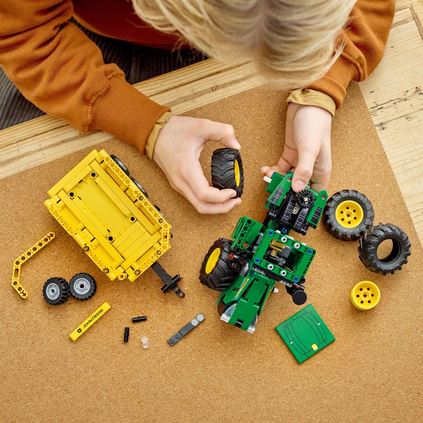 LEGO Technic John Deere 9620R 4WD Tractor Set 42136 with Trailer – Realistic Farm Construction Model for Kids 8+