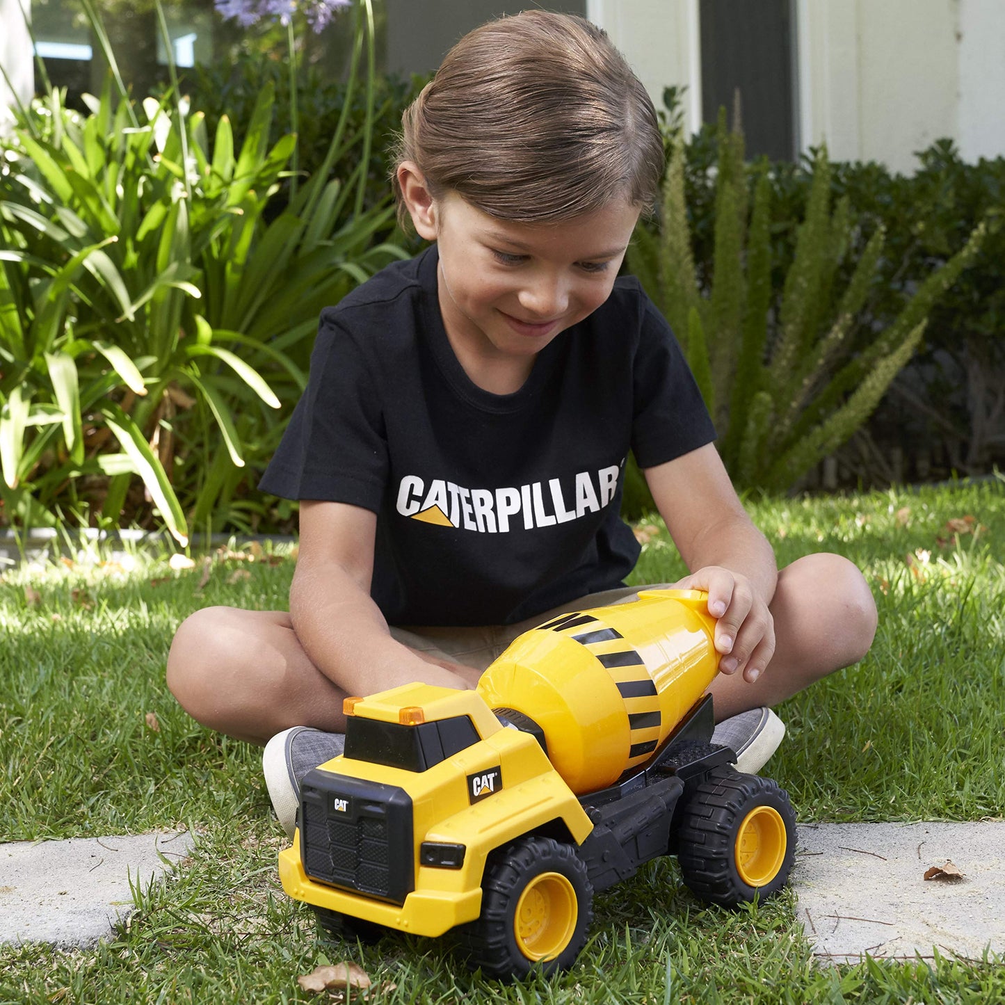CAT Construction Toys, 11.5" Power Haulers Cement Mixer with Lights, Sounds, Motion Drive Technology & Working Features for Kids Ages 3+
